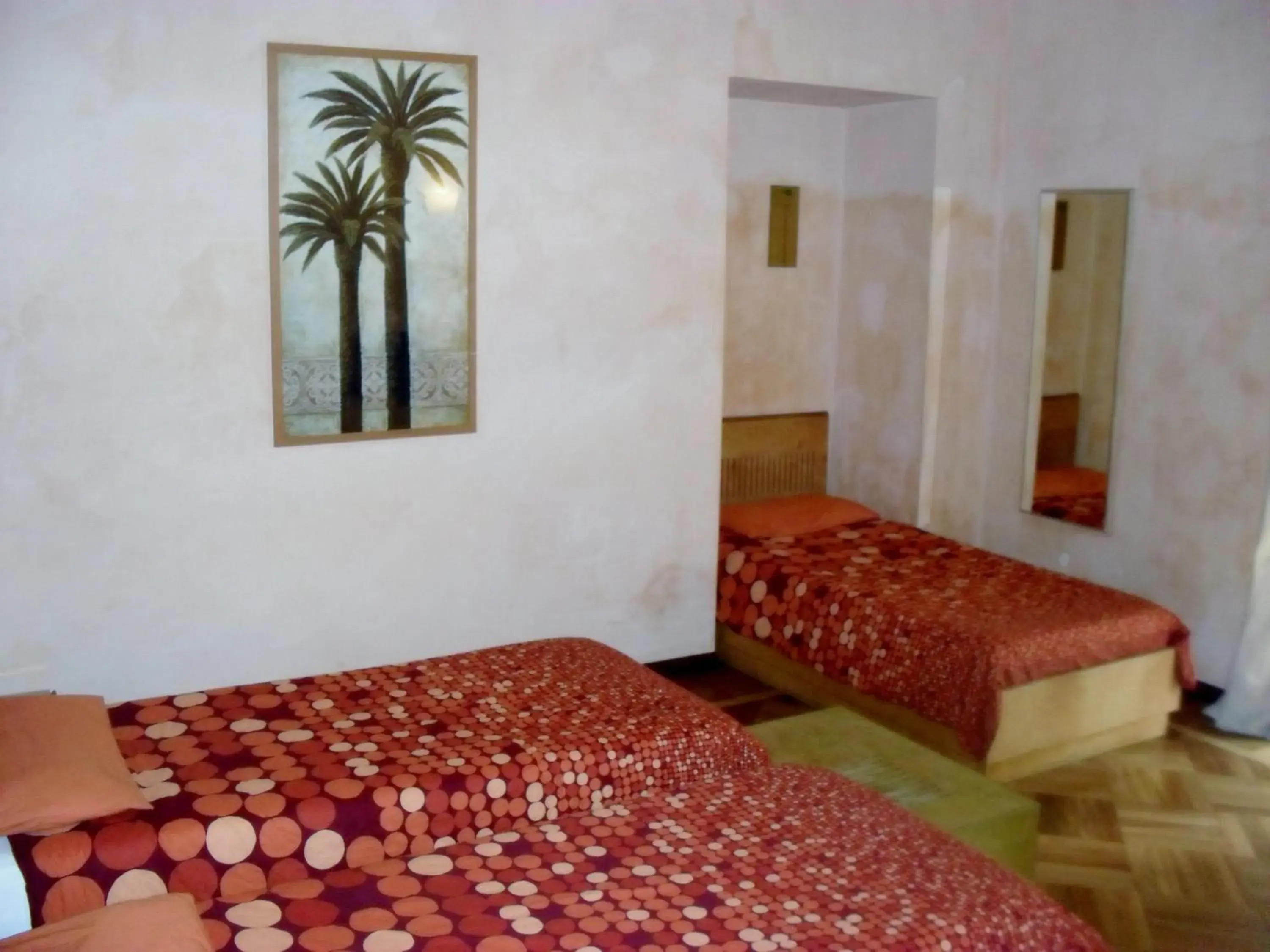 Economy Triple Room with Balcony in Hotel Clarean