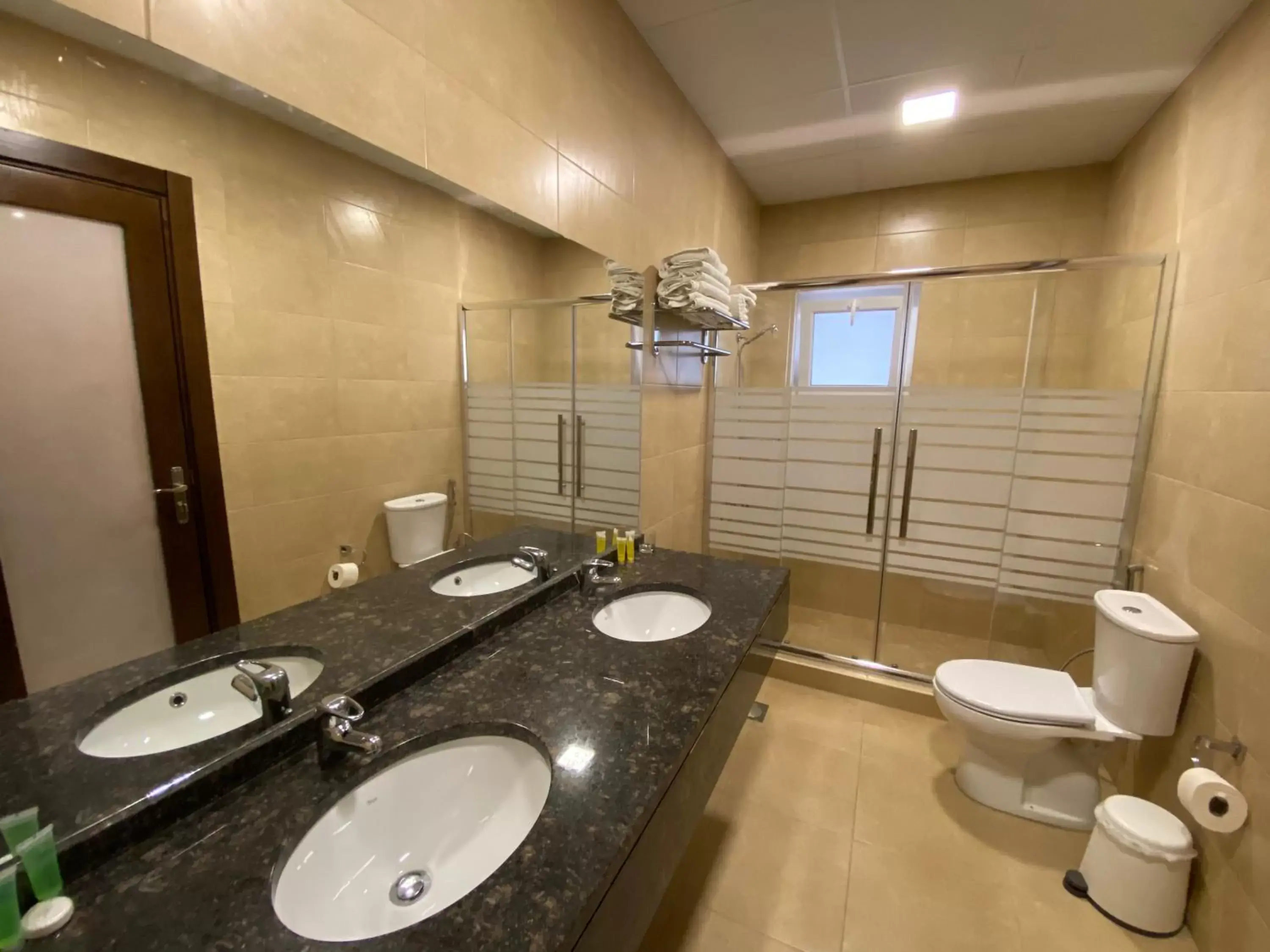 Bathroom in Mosaic City Hotel