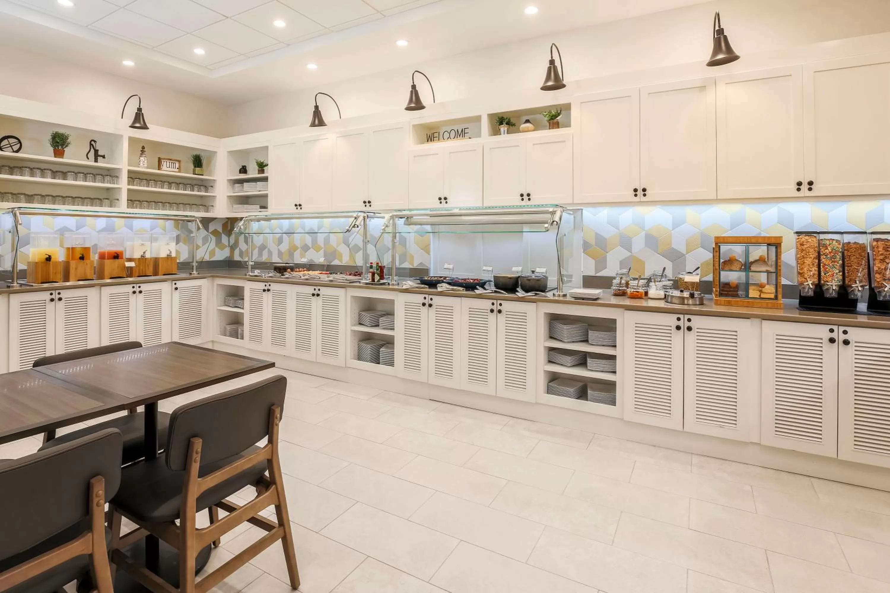 Restaurant/places to eat in Hyatt Place Waco - South