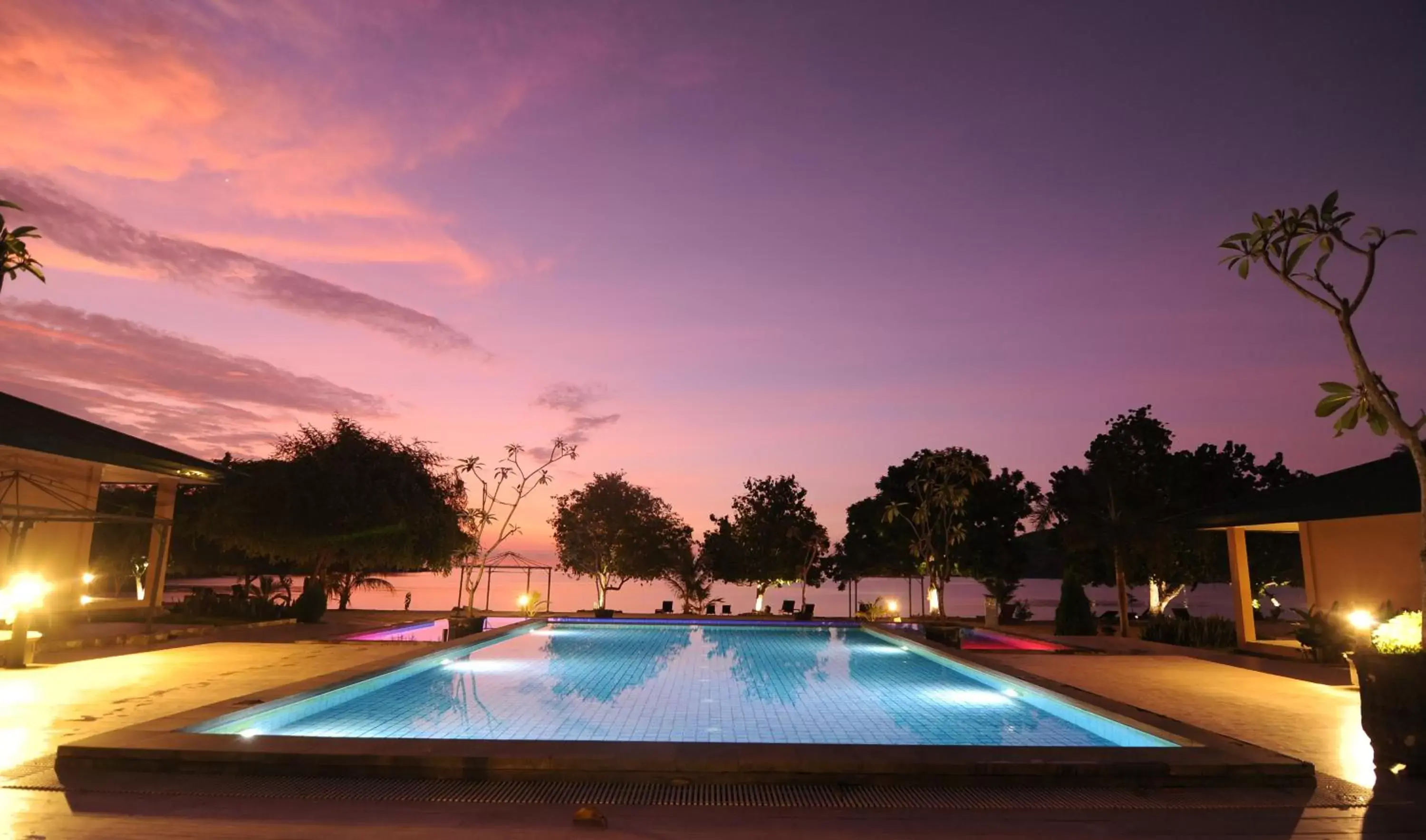 Swimming Pool in Sylvia Beach Villa