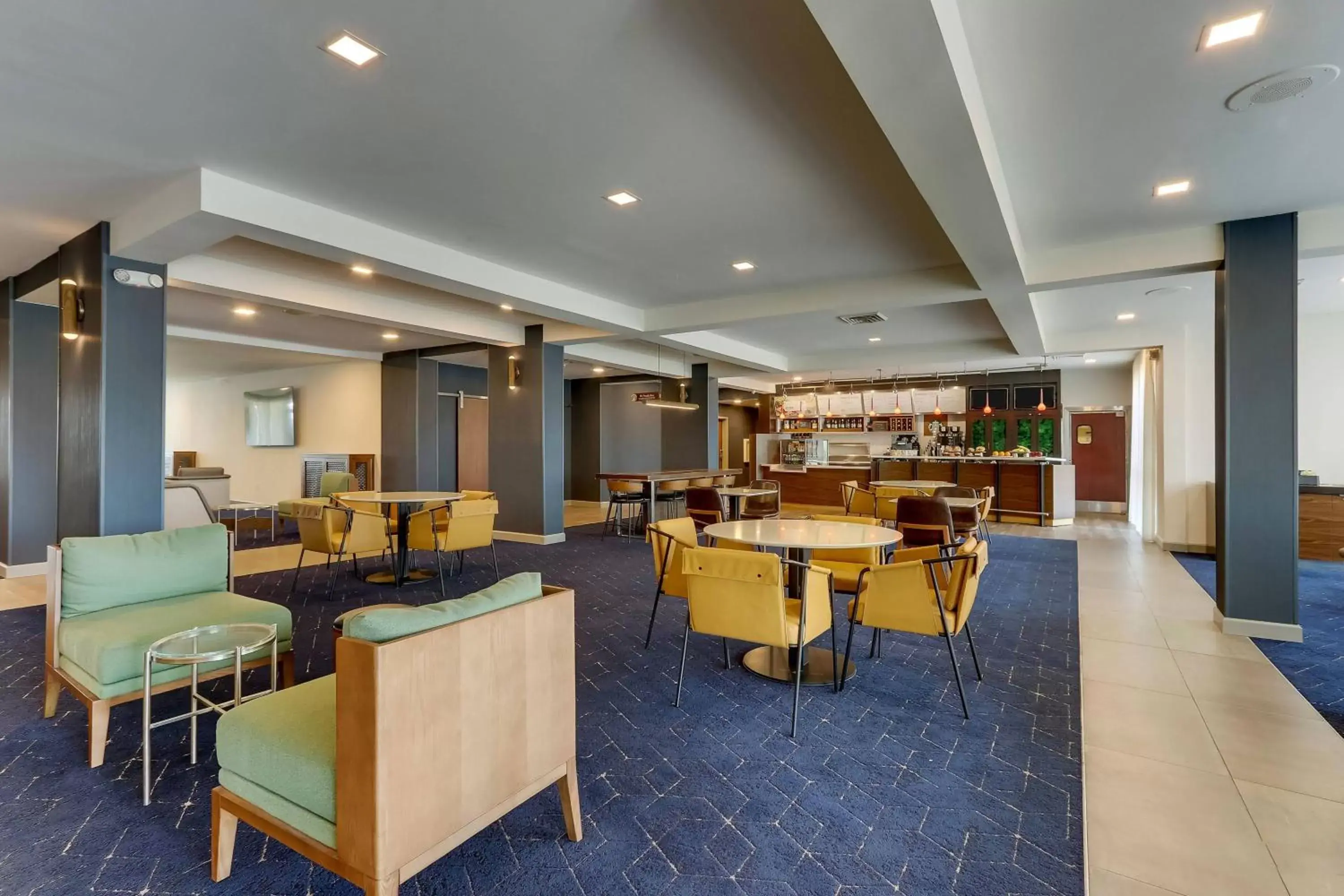 Lobby or reception, Restaurant/Places to Eat in Courtyard Lexington South/Hamburg Place