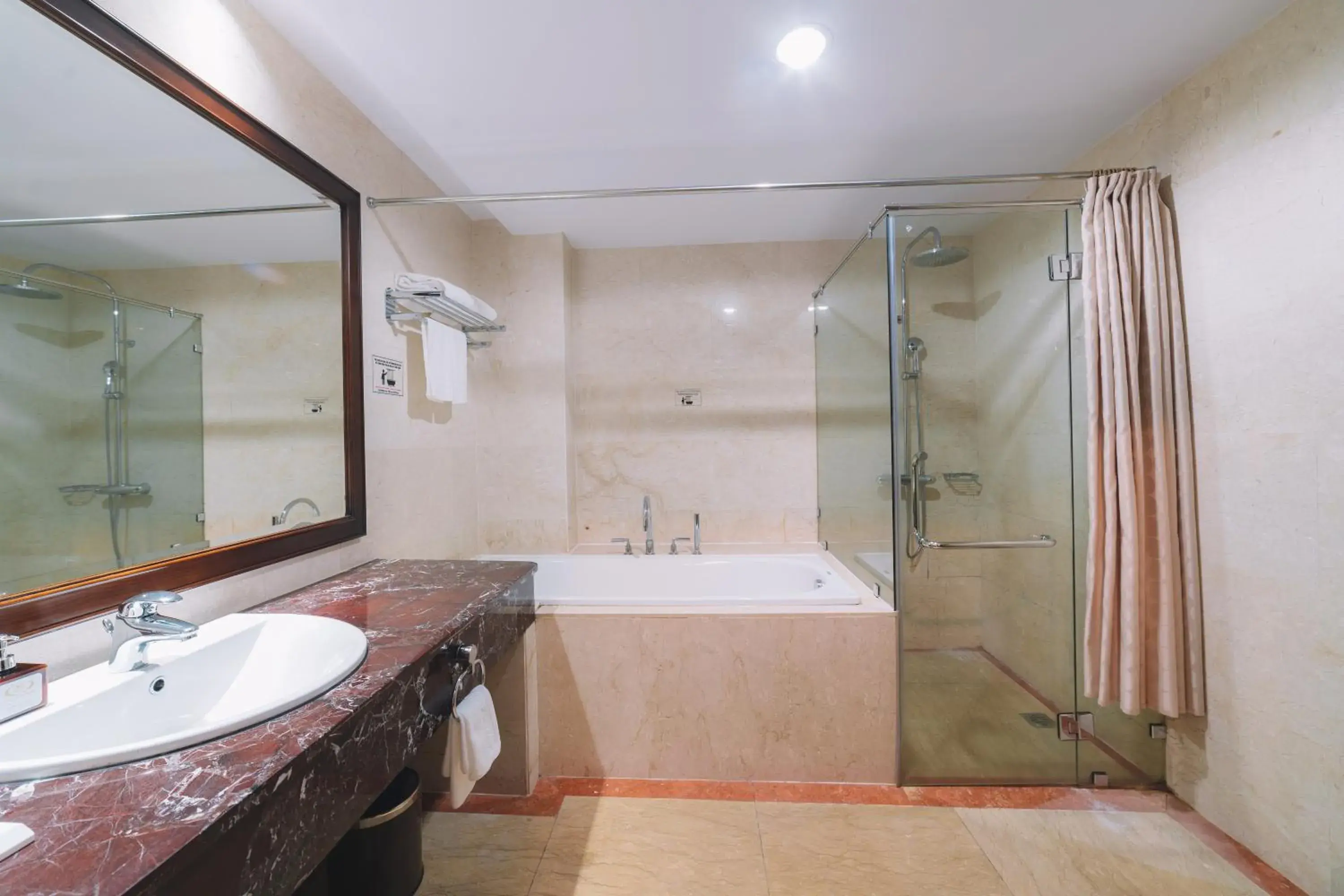 Bathroom in Saigon Dalat Hotel