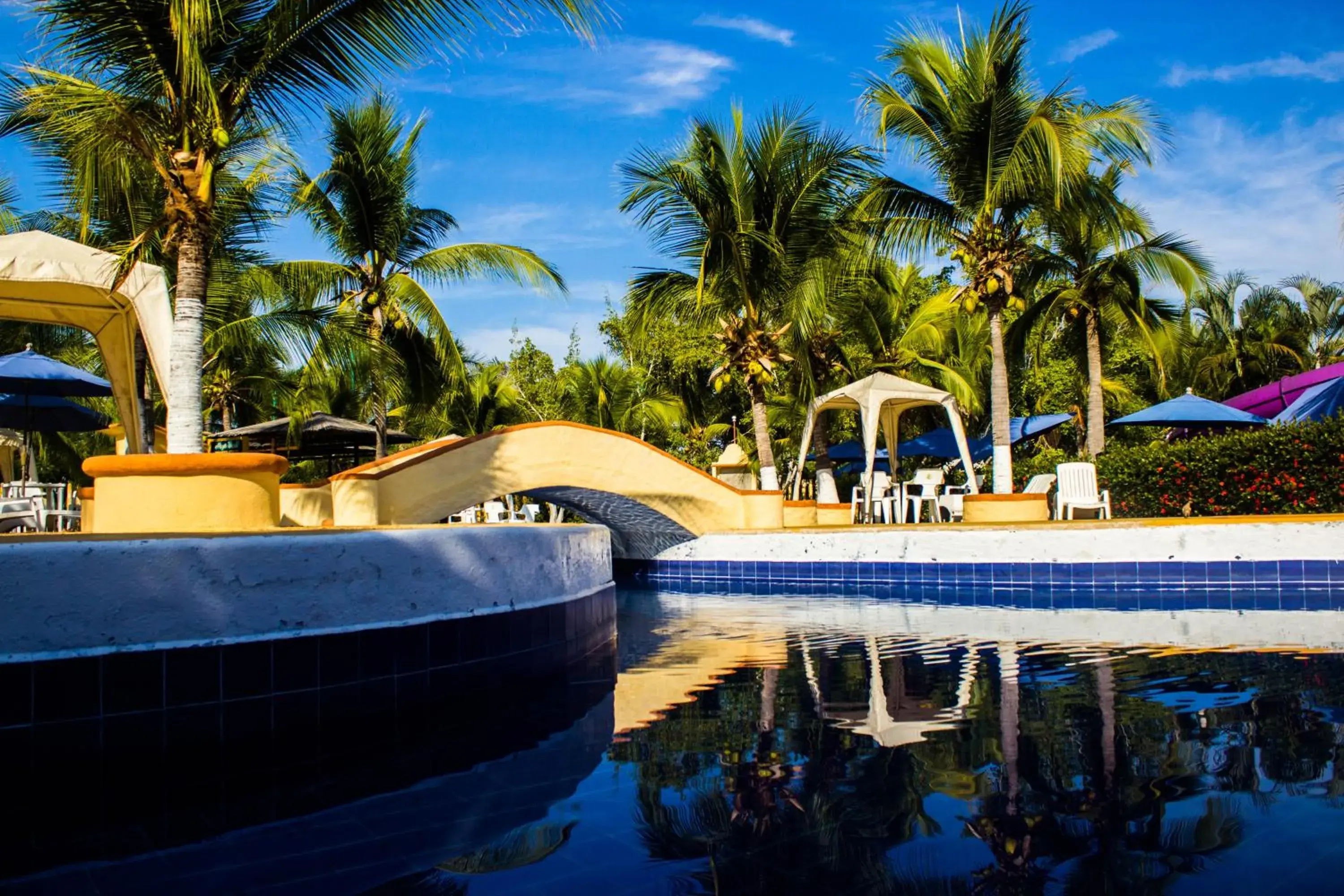 Activities, Swimming Pool in Ixtapa Palace