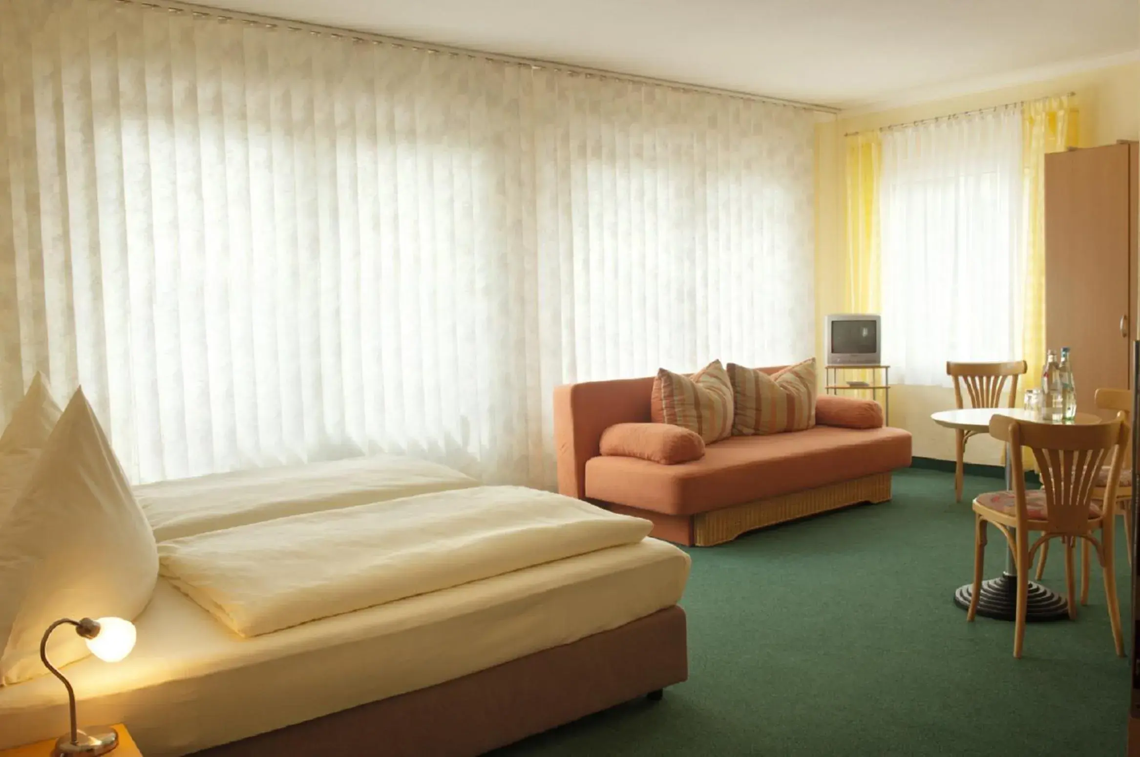 Double Room with Balcony in Moselstern Hotel Zum guten Onkel