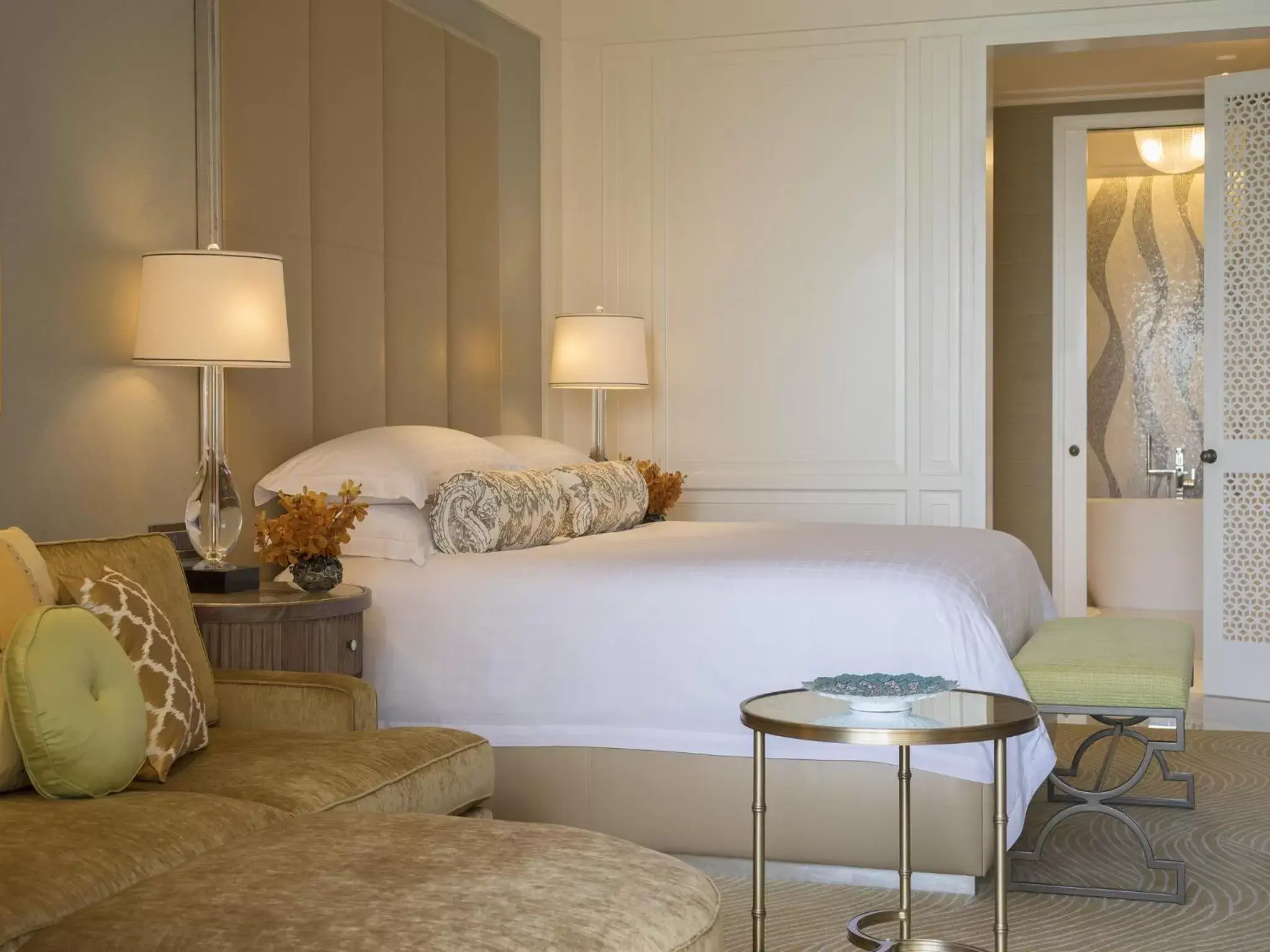 Bedroom, Bed in Four Seasons Resort Dubai at Jumeirah Beach