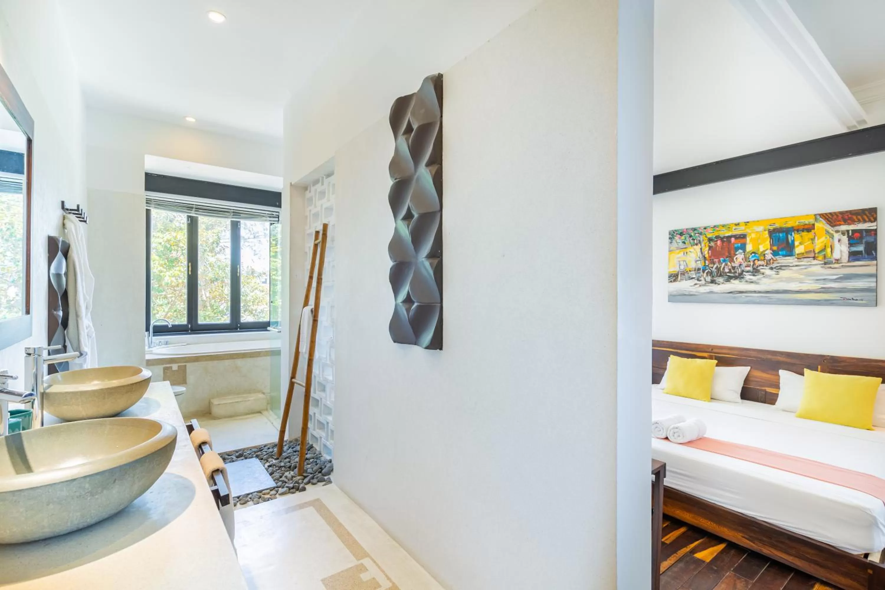 Bathroom, Bed in Tra Que Mansion