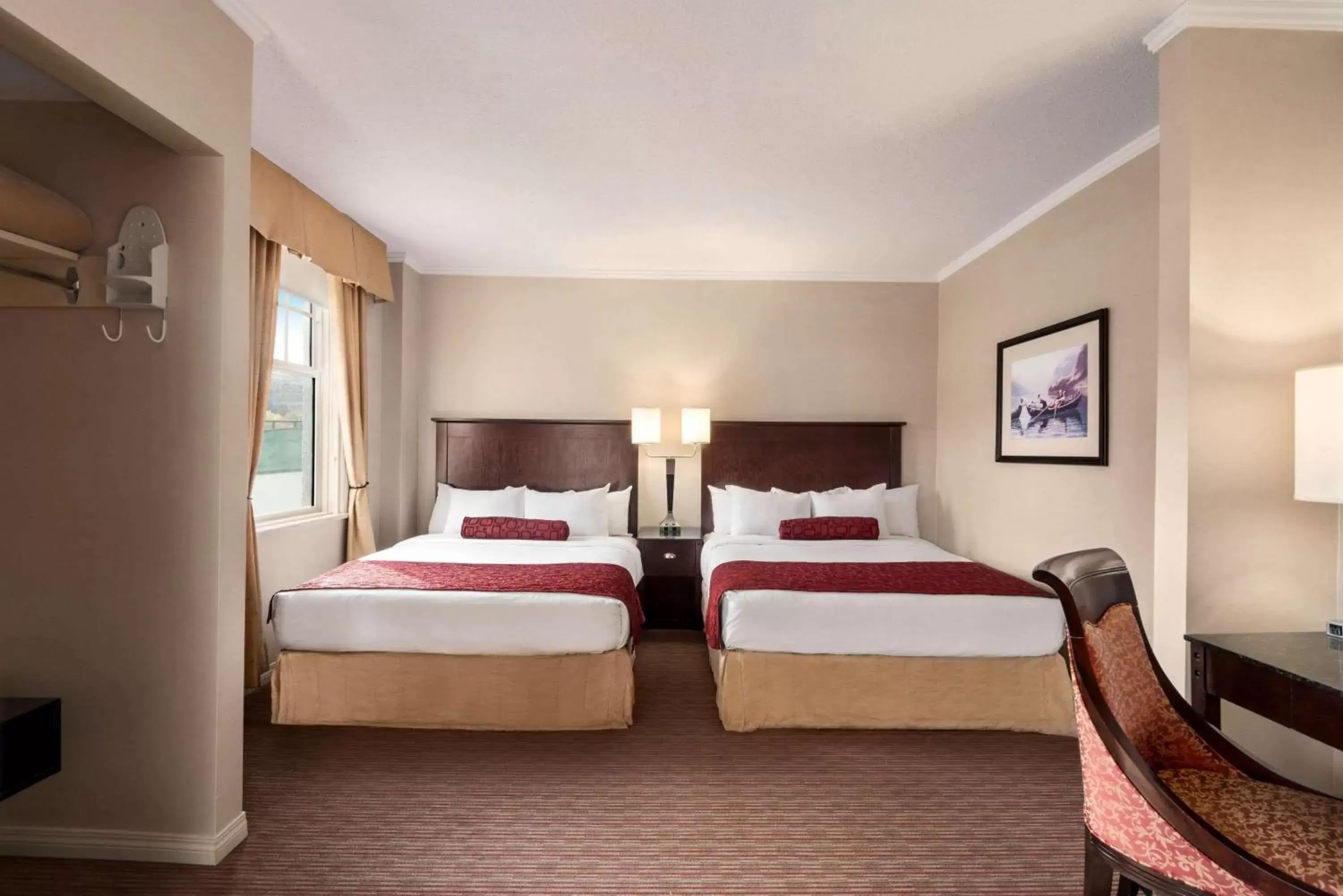 Photo of the whole room, Bed in The Plaza Hotel Downtown, Trademark Collection by Wyndham Photo of the whole room, Bed in The Plaza Hotel Downtown, Trademark Collection by Wyndham