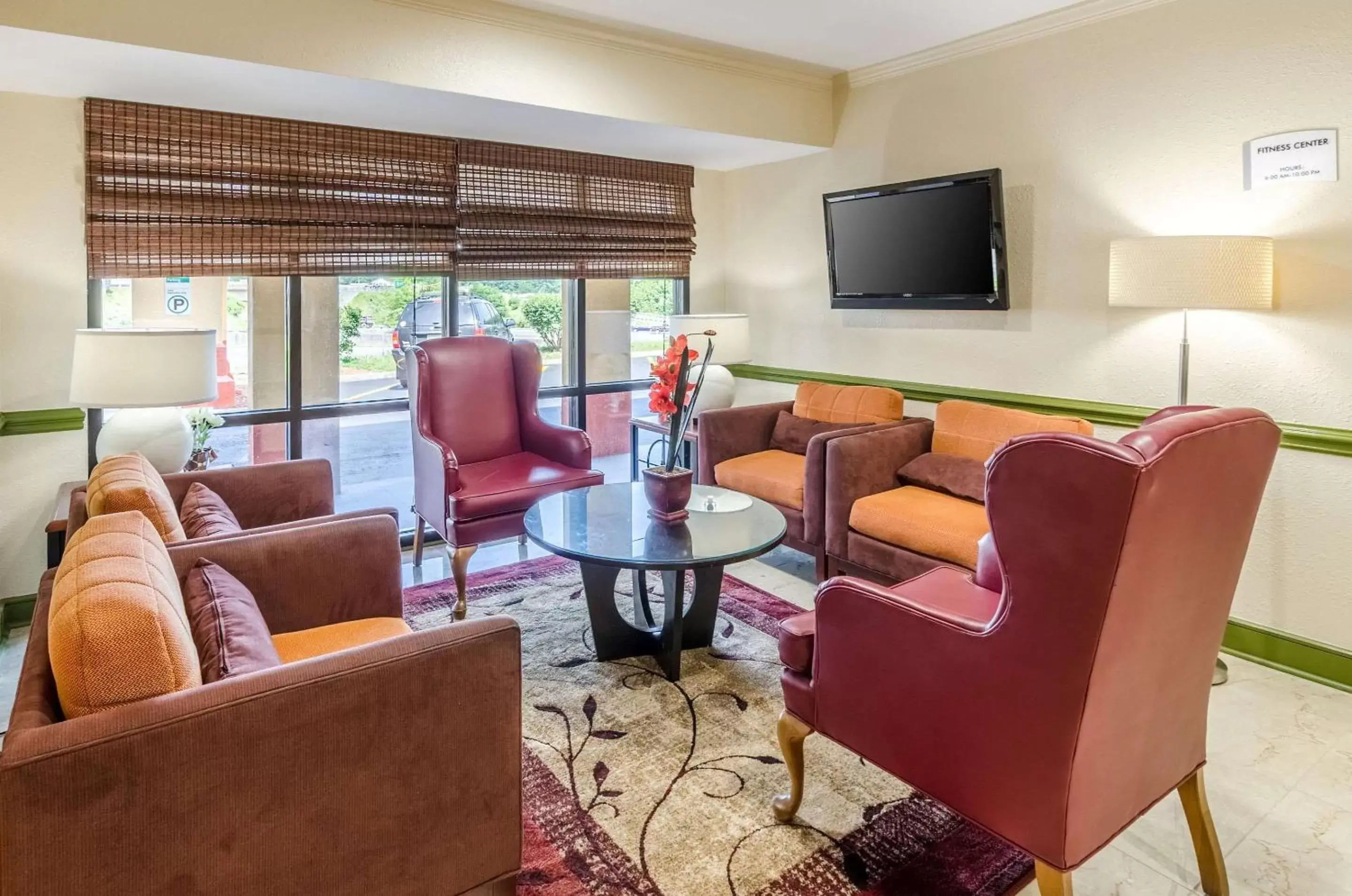 Lobby or reception, Seating Area in Quality Inn Tanglewood