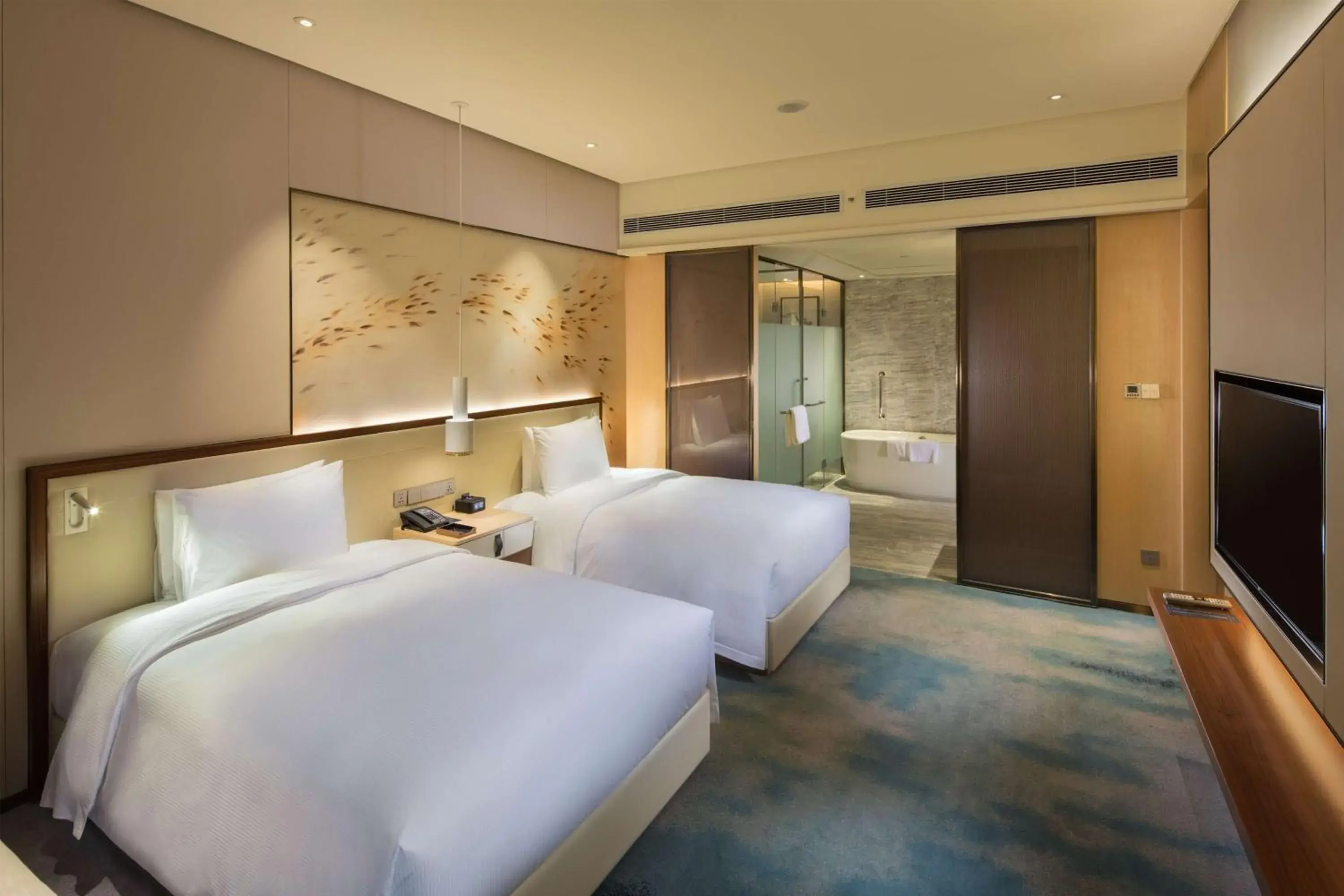 Bathroom, Bed in Hilton Quanzhou Riverside