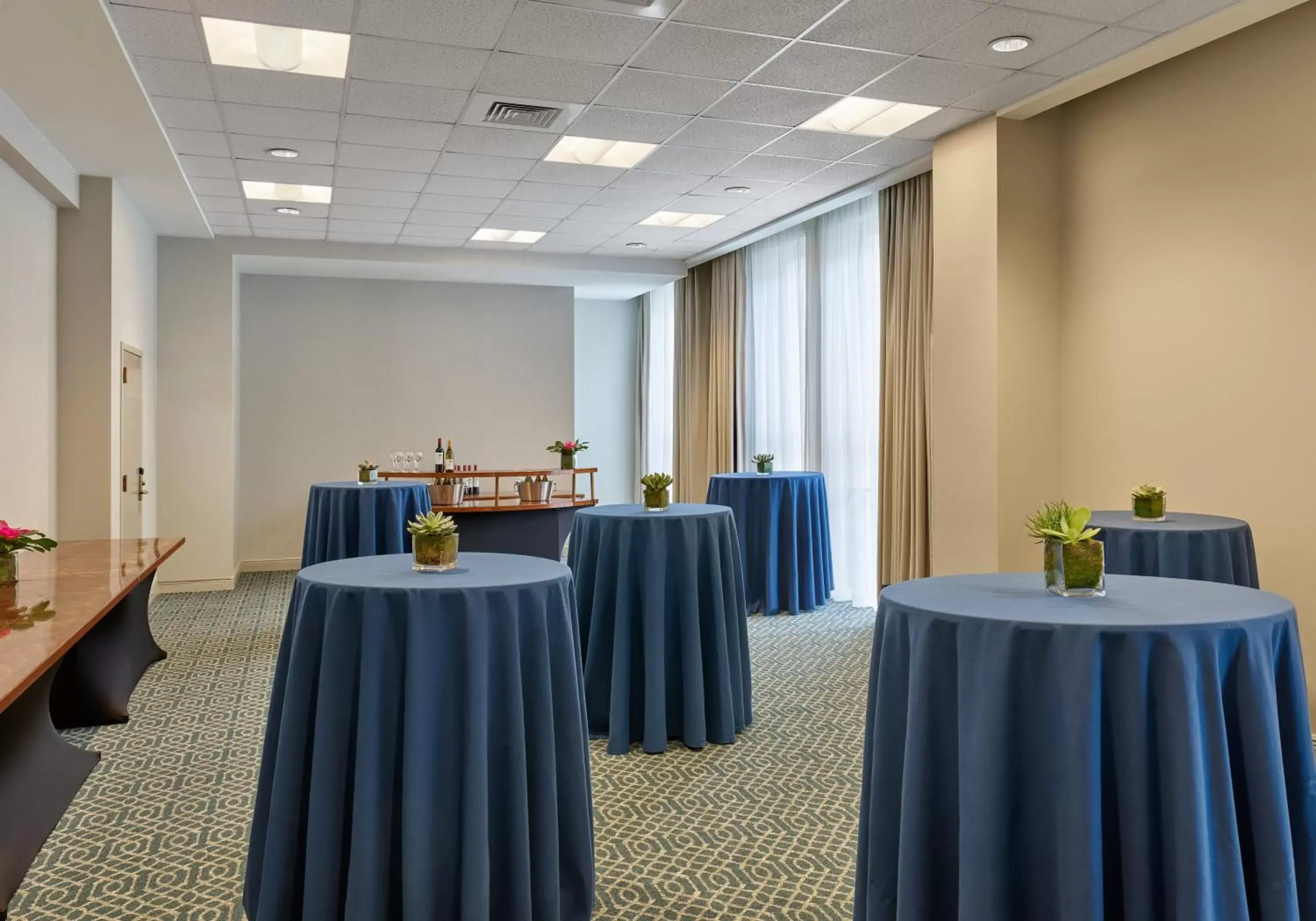 Restaurant/places to eat in Crowne Plaza New Orleans French Qtr - Astor by IHG Restaurant/places to eat in Crowne Plaza New Orleans French Qtr - Astor by IHG