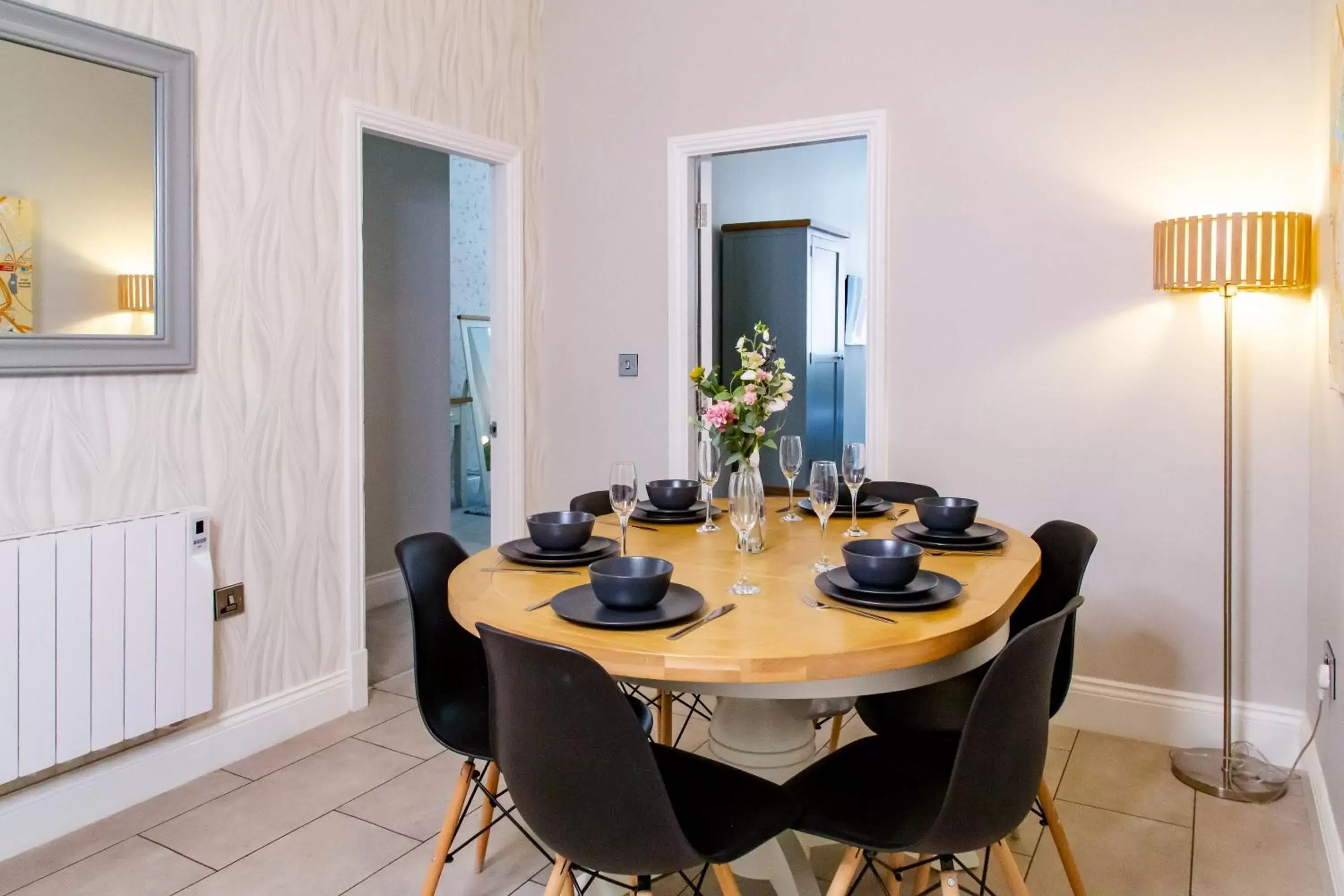 Seating area, Dining Area in Goodramgate Apartments