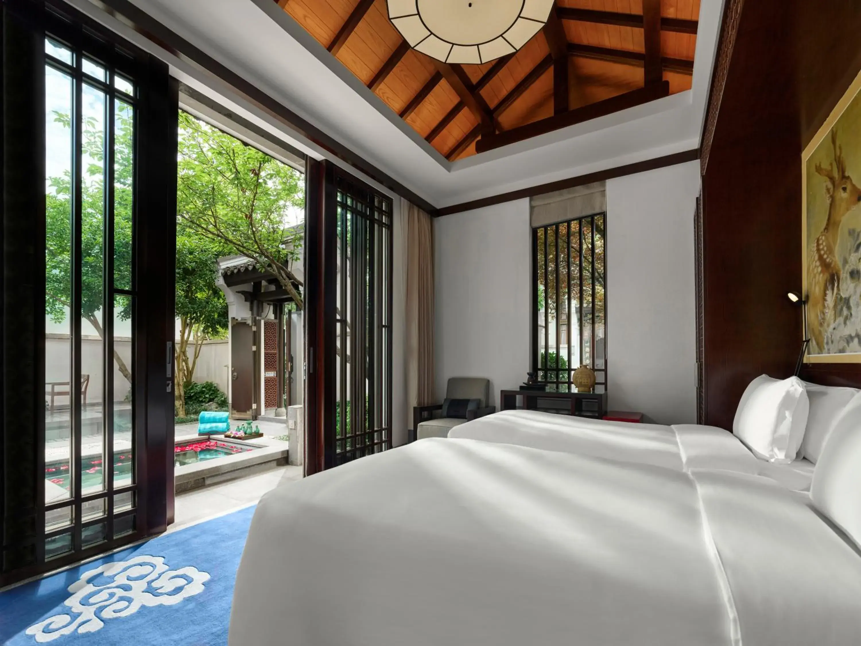 Bedroom, Bed in Banyan Tree Hangzhou
