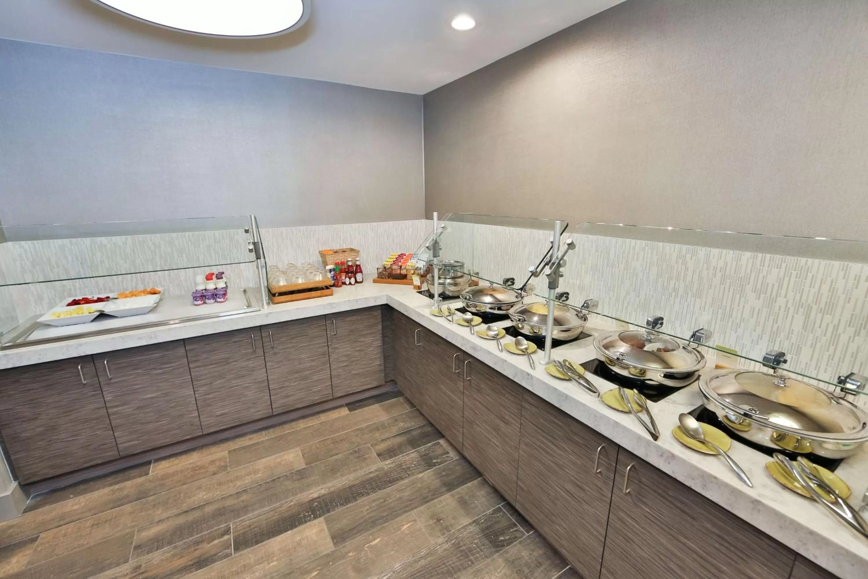 Breakfast in DoubleTree by Hilton Atlanta Alpharetta-Windward