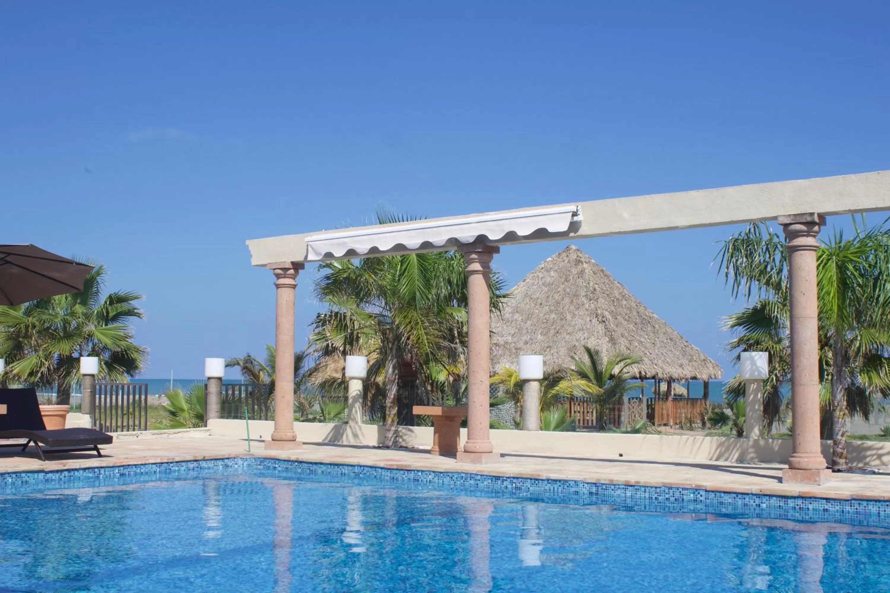 Swimming Pool in Ananta Hotel