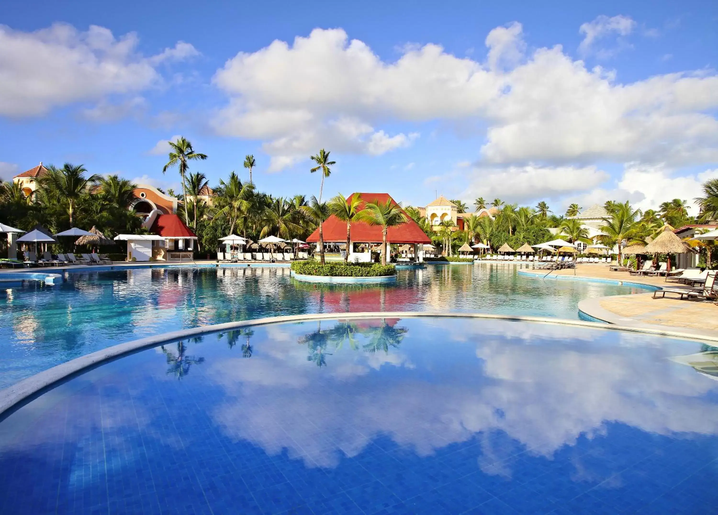 Facade/entrance, Swimming Pool in Bahia Principe Luxury Ambar - Adults Only All Inclusive
