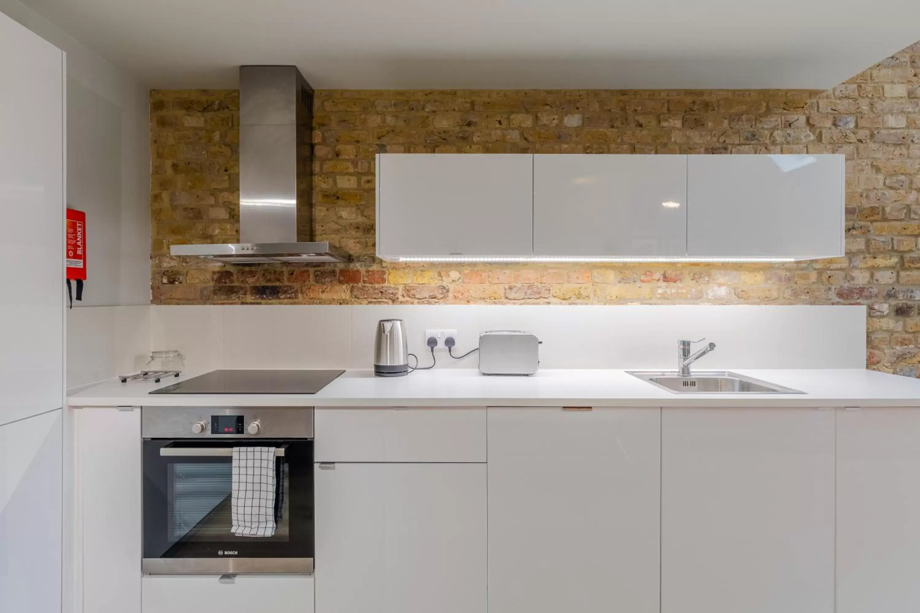 Kitchen or kitchenette, Kitchen/Kitchenette in Holborn Apartments