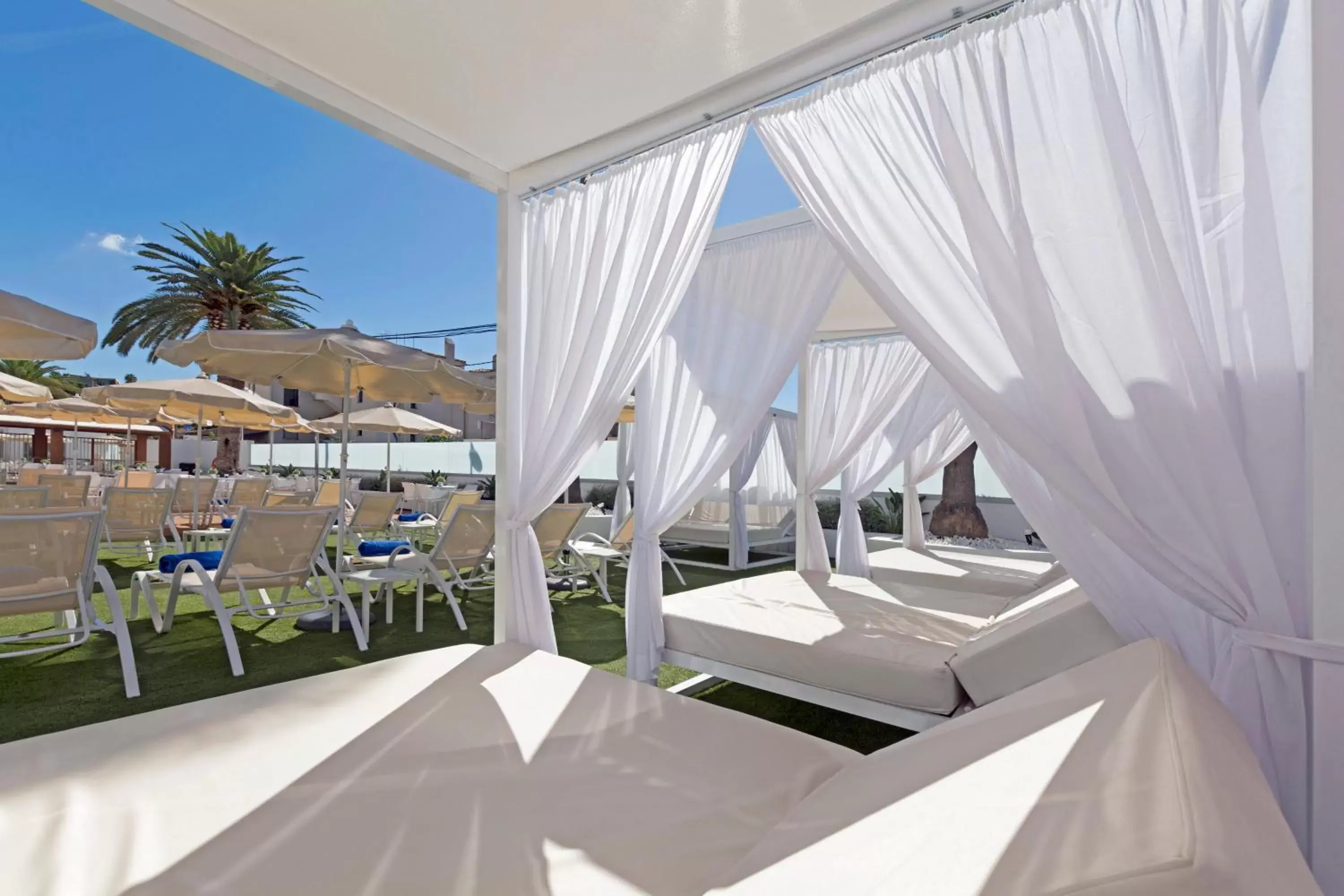 Pool view in HSM Linda Playa Pool view in HSM Linda Playa