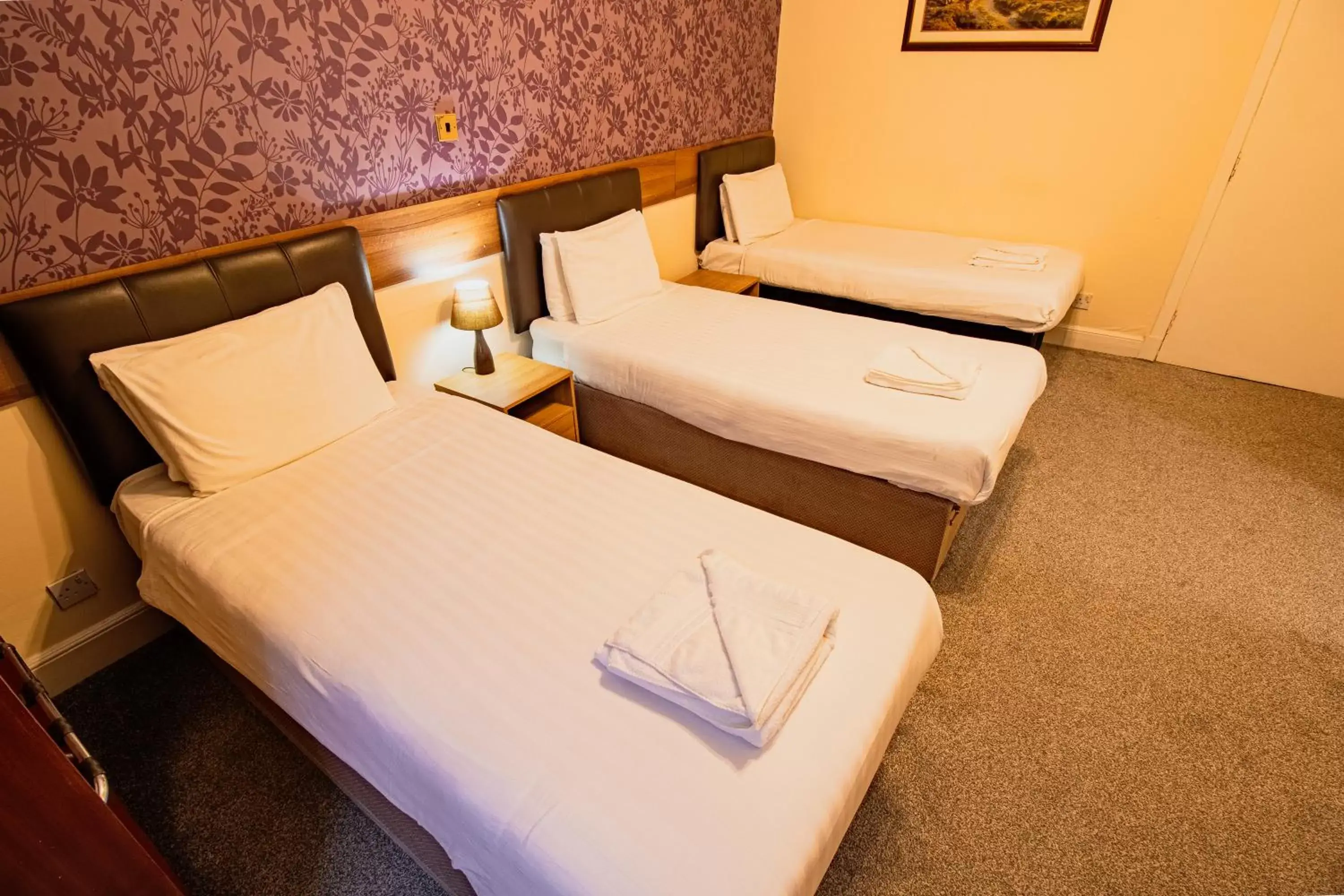 Bed in The Ben Mhor Hotel, Bar & Restaurant