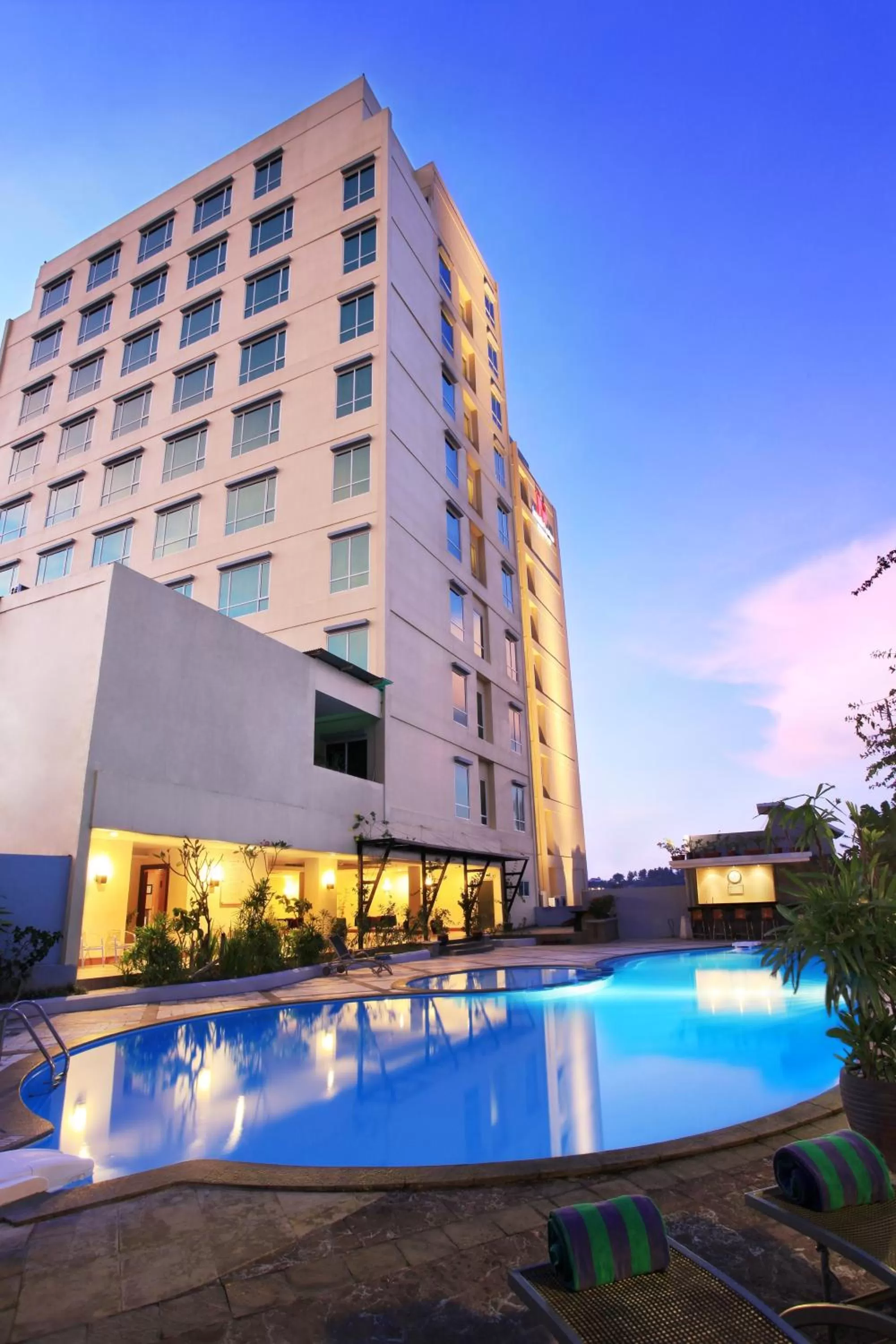 Facade/entrance in Swiss-Belhotel Maleosan Manado