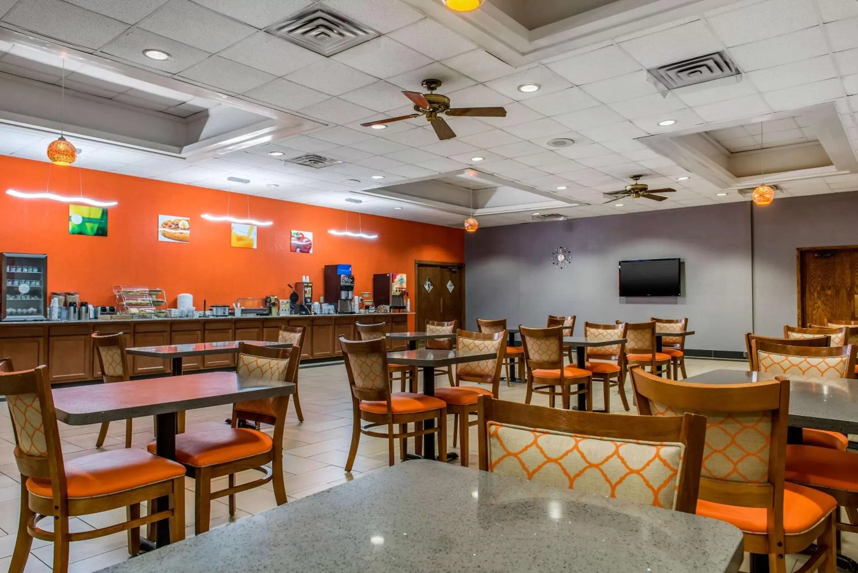 Restaurant/places to eat in Quality Inn & Suites Bedford West Restaurant/places to eat in Quality Inn & Suites Bedford West