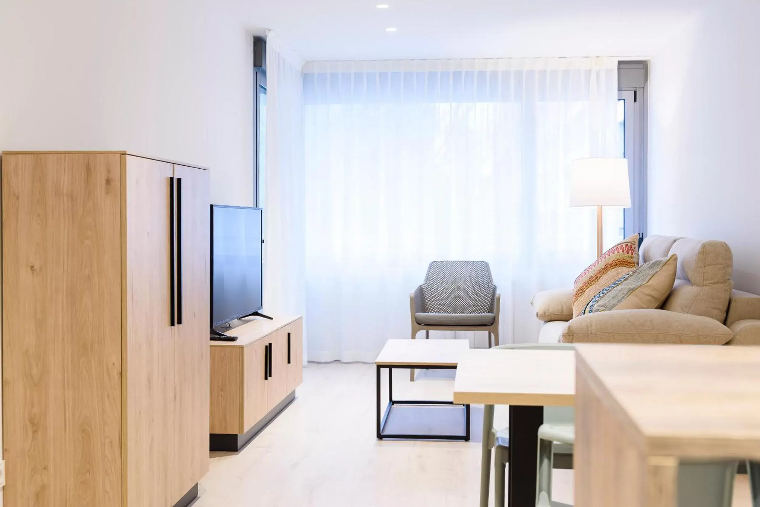 Living room, Seating Area in APARTHOTEL SALBURUA