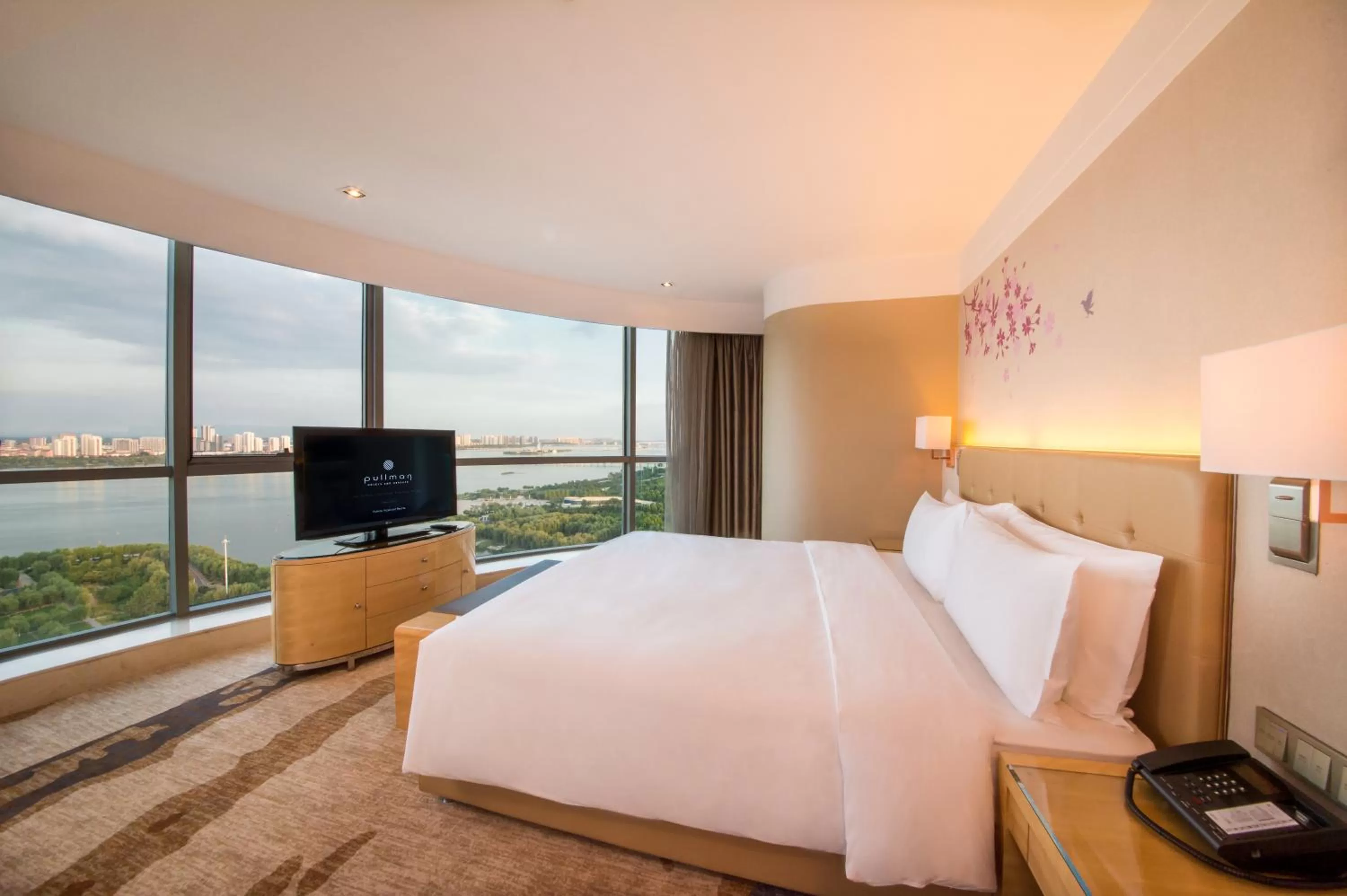 Bed in Pullman Linyi Lushang