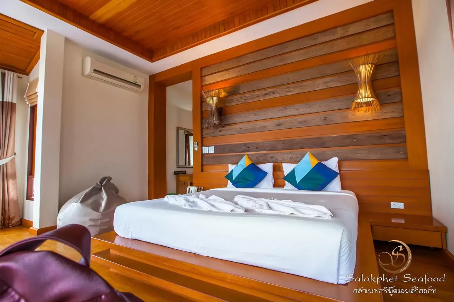 Bed in Salakphet Resort