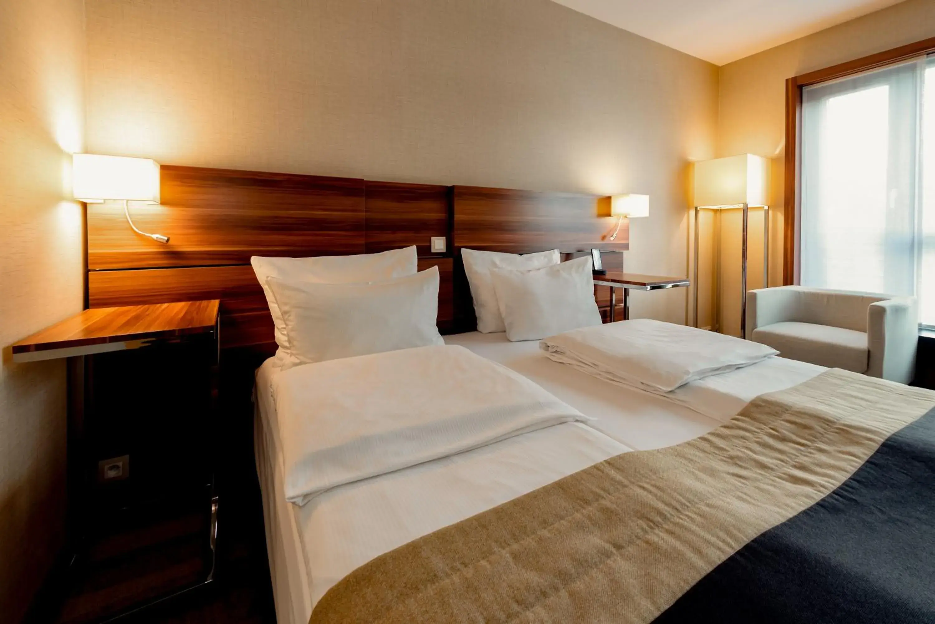 Bedroom, Bed in Warsaw Plaza Hotel Bedroom, Bed in Warsaw Plaza Hotel