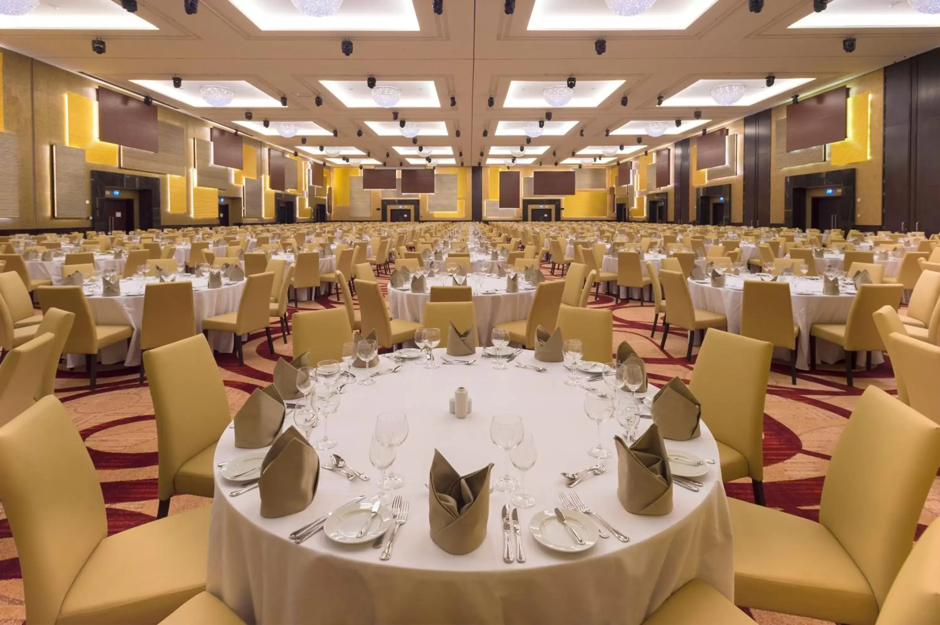 Banquet/Function facilities, Restaurant/Places to Eat in Crowne Plaza Riyadh - RDC Hotel & Convention, an IHG Hotel