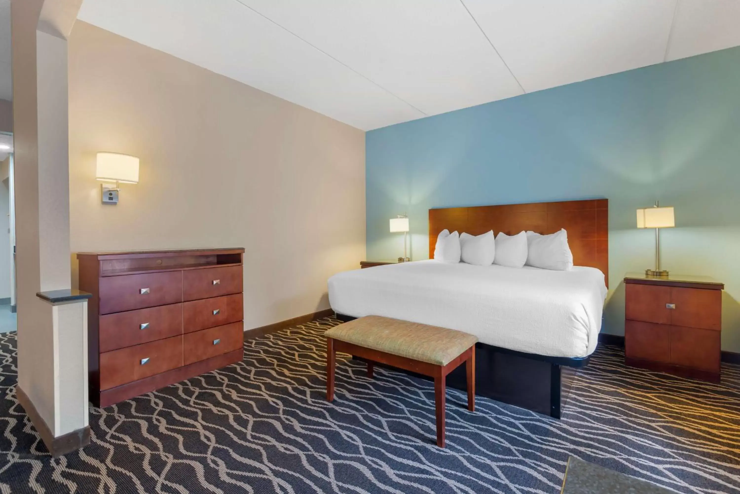 Bedroom, Bed in Best Western Plus Suites Greenville