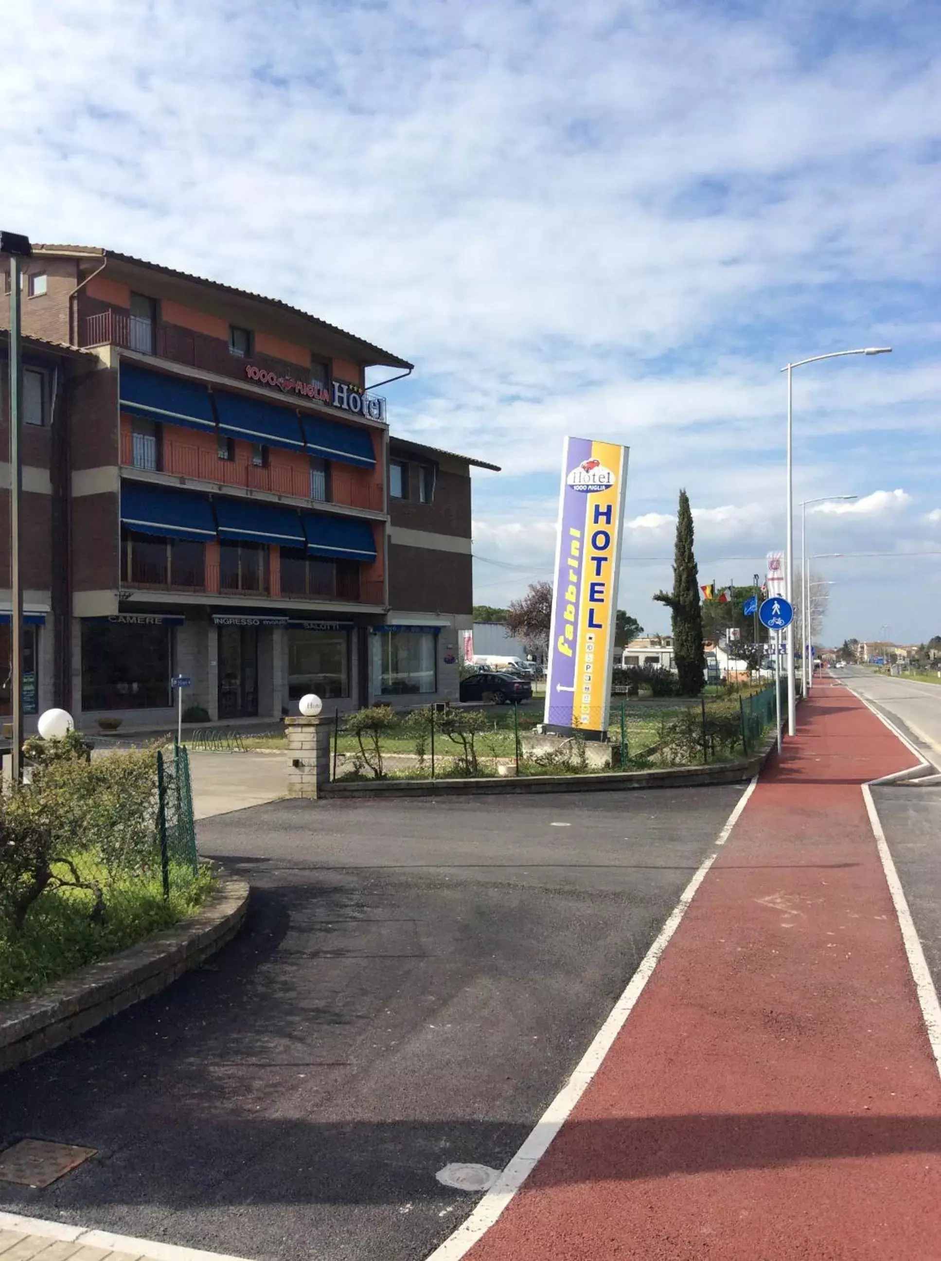 Facade/entrance, Property Building in 1000 Miglia