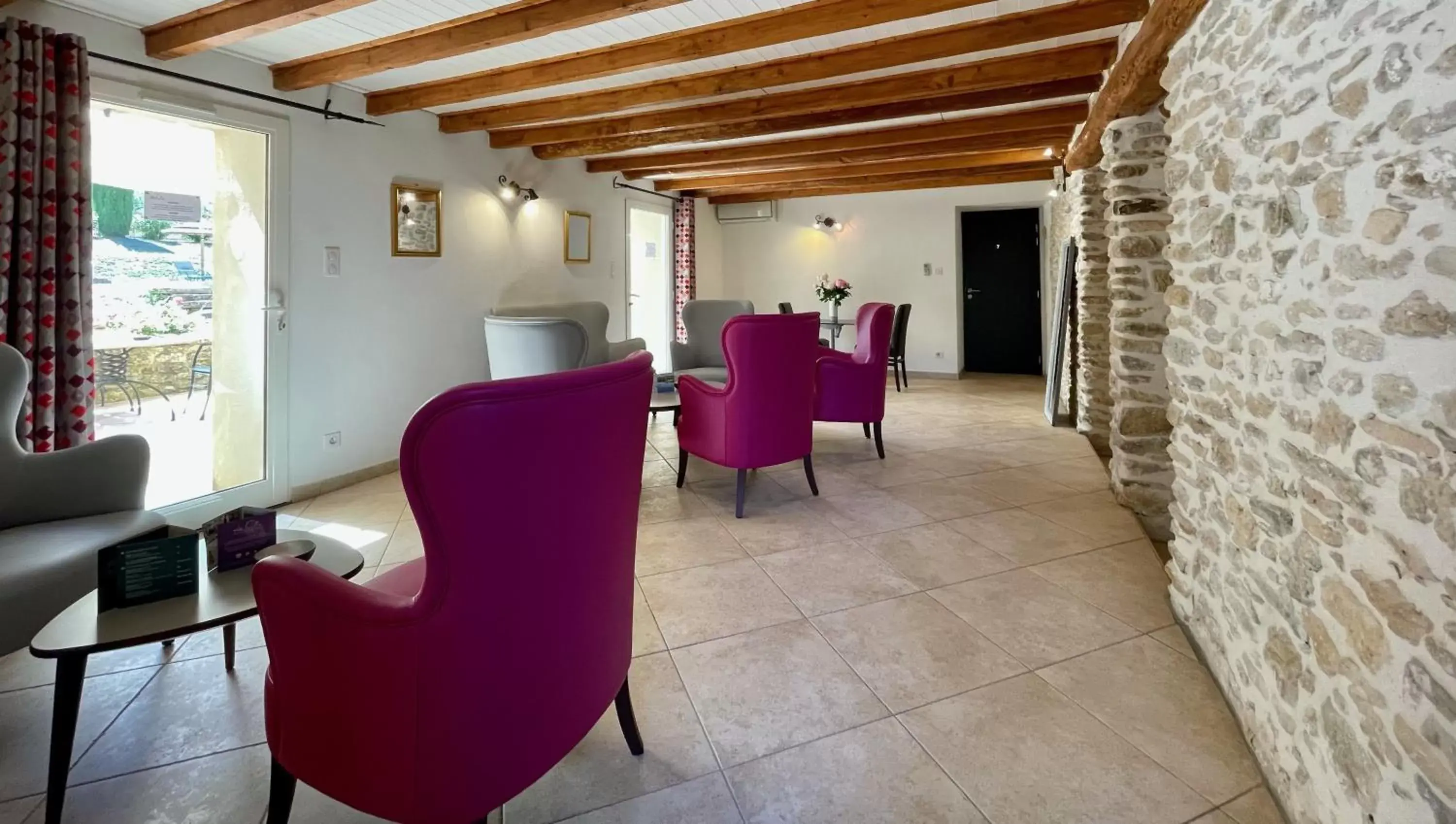 Living room in Le Clos Saint Michel & Spa