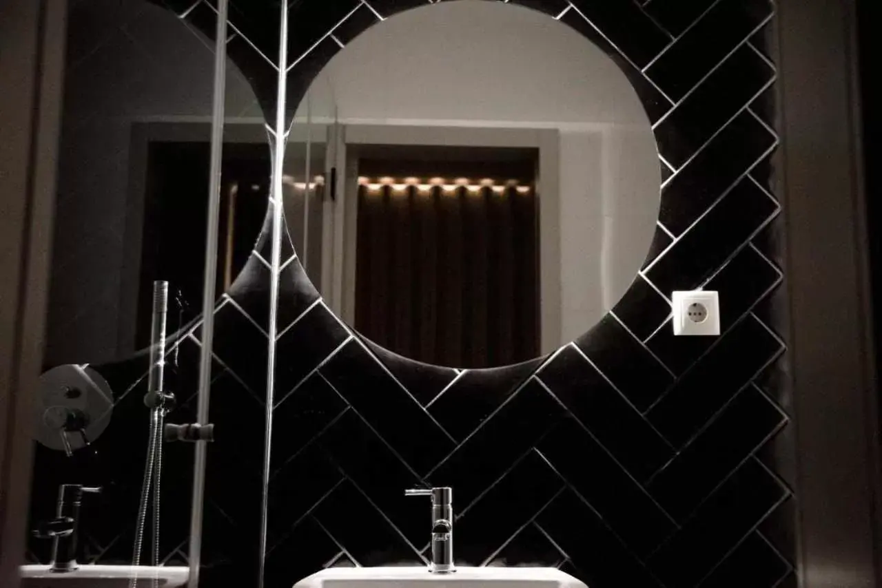 Bathroom in Hotel Singular Porto Aeroporto