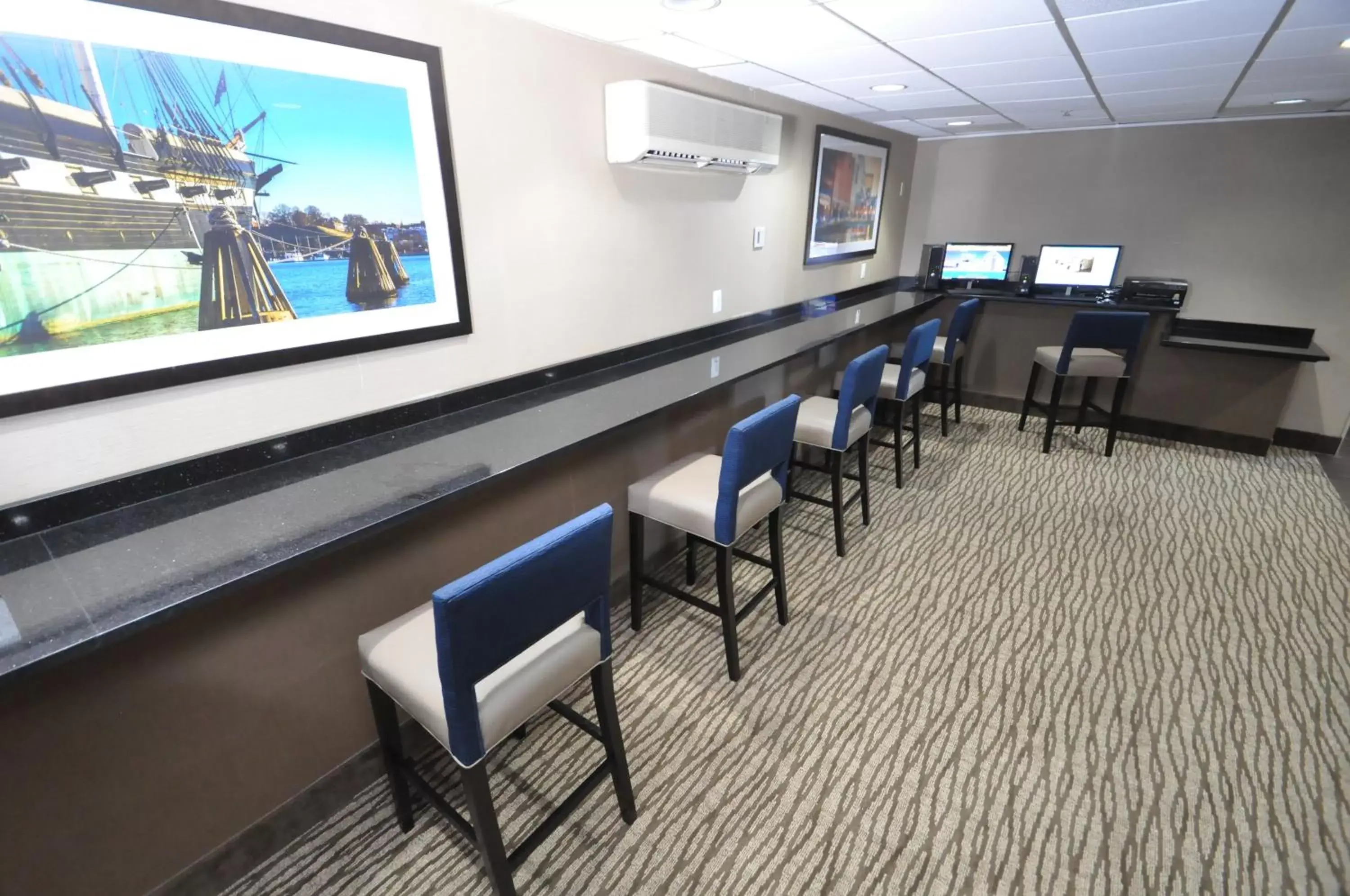 Business facilities in Comfort Inn & Suites Aberdeen