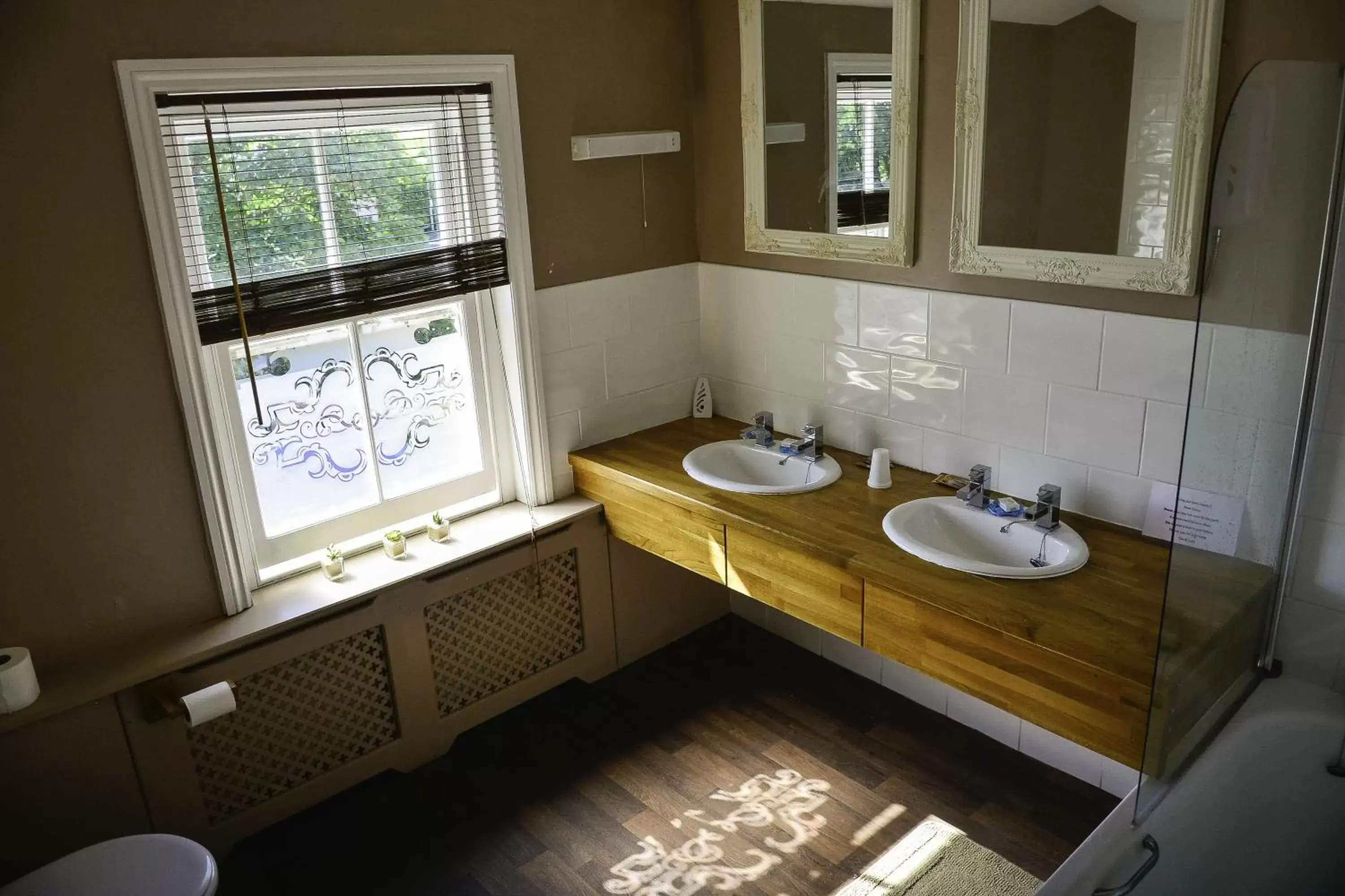 Bathroom in Waverley Inn