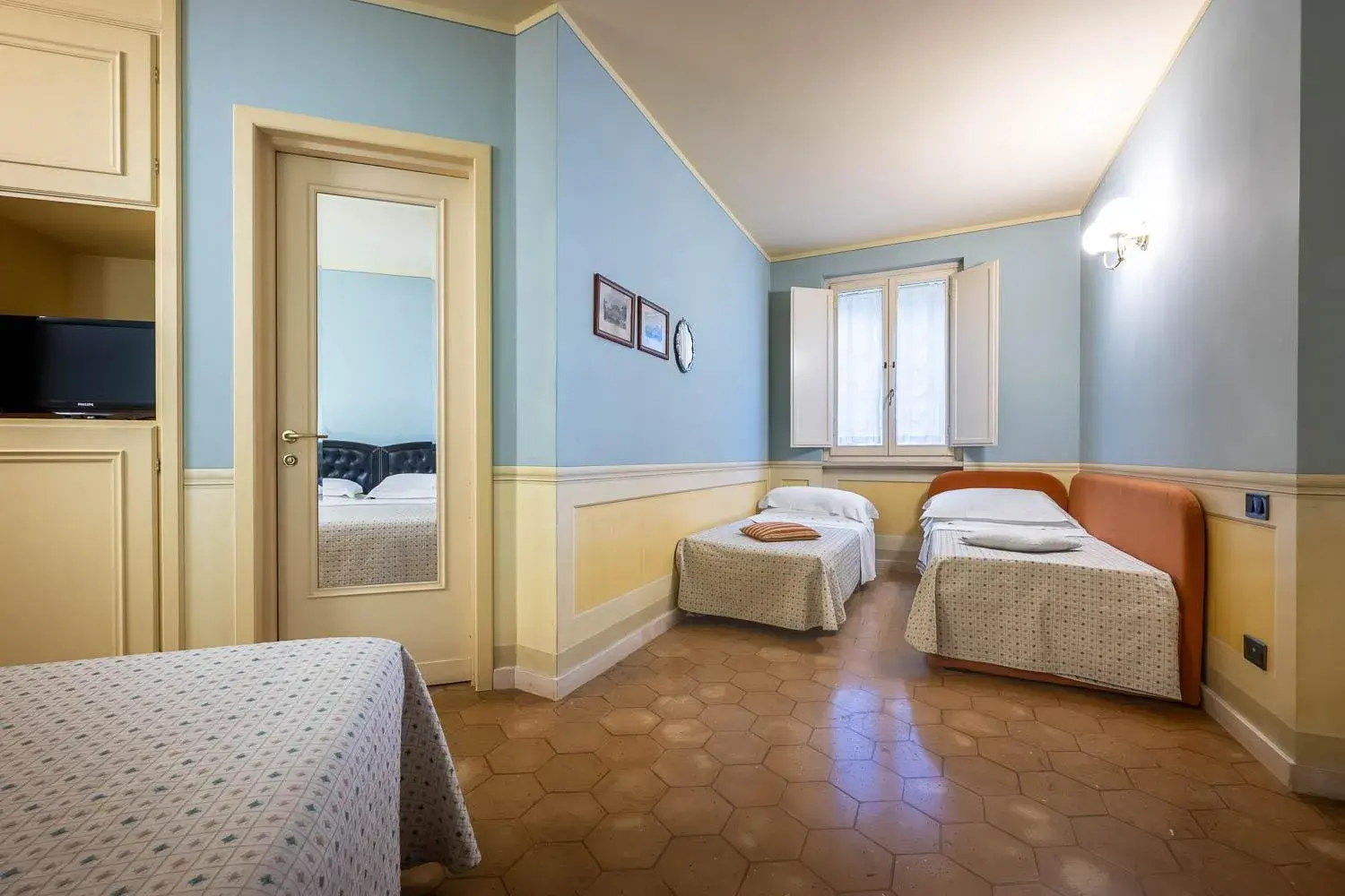Bed in Hotel San Luca