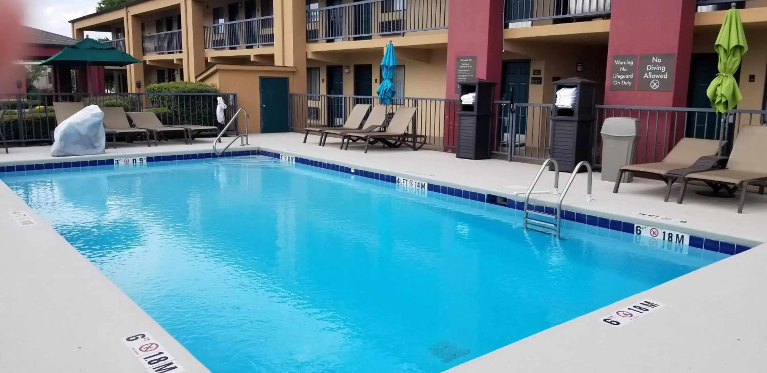 Swimming Pool in Quality Inn Pelham I-65 exit 246