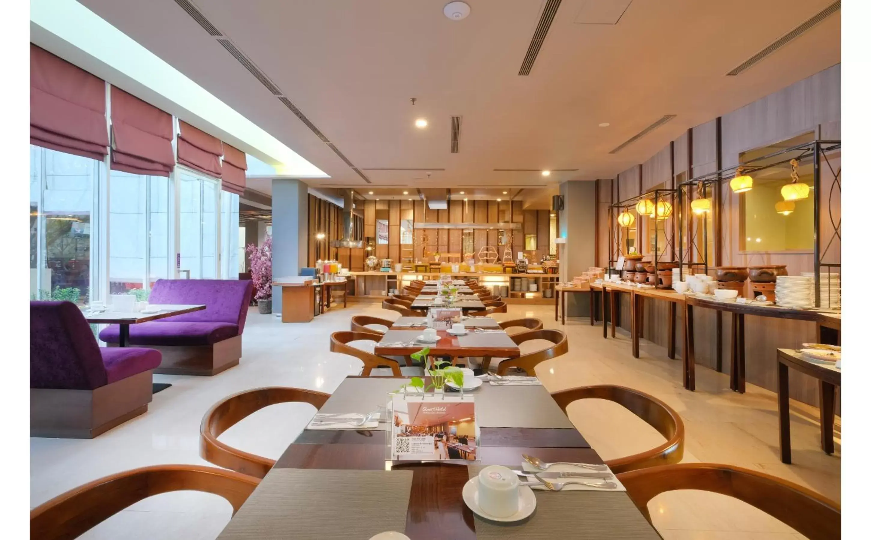 Restaurant/places to eat in Quest Hotel Simpang Lima - Semarang by ASTON Restaurant/places to eat in Quest Hotel Simpang Lima - Semarang by ASTON