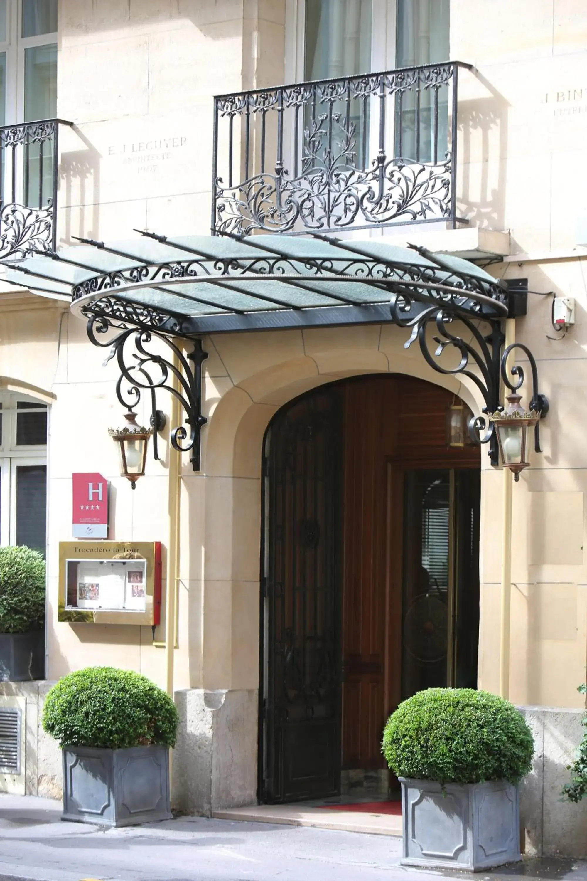 Facade/entrance in Best Western Premier Trocadero La Tour Hotel
