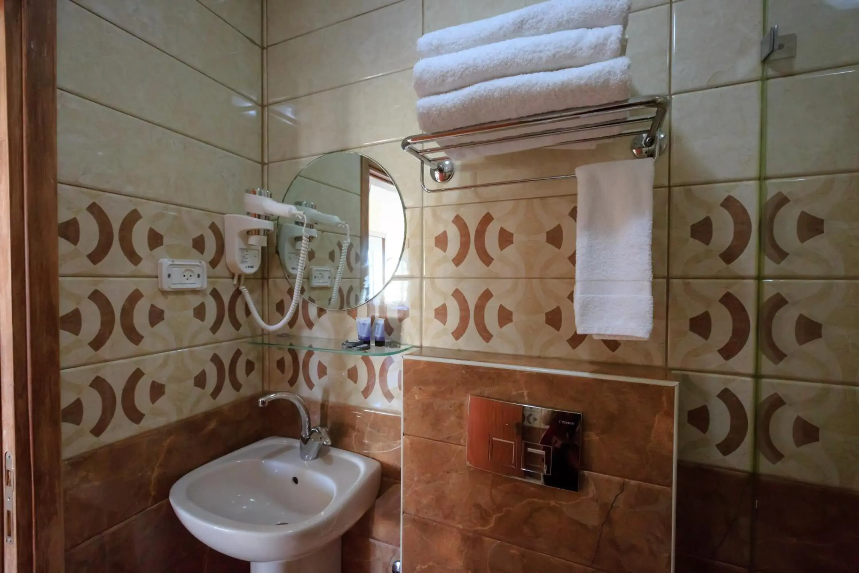 Bathroom in Hashimi Hotel