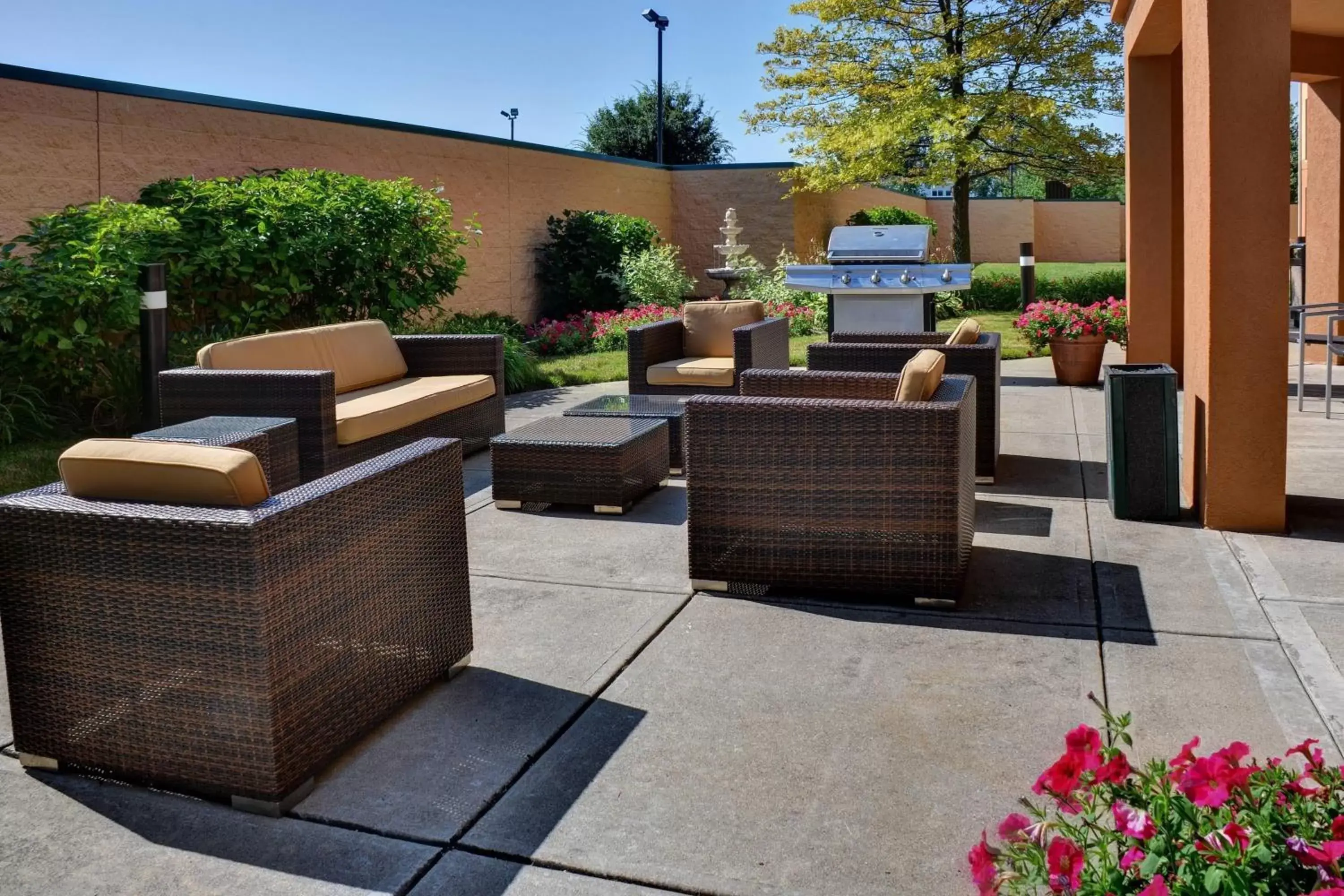 Property building in Courtyard by Marriott Indianapolis South