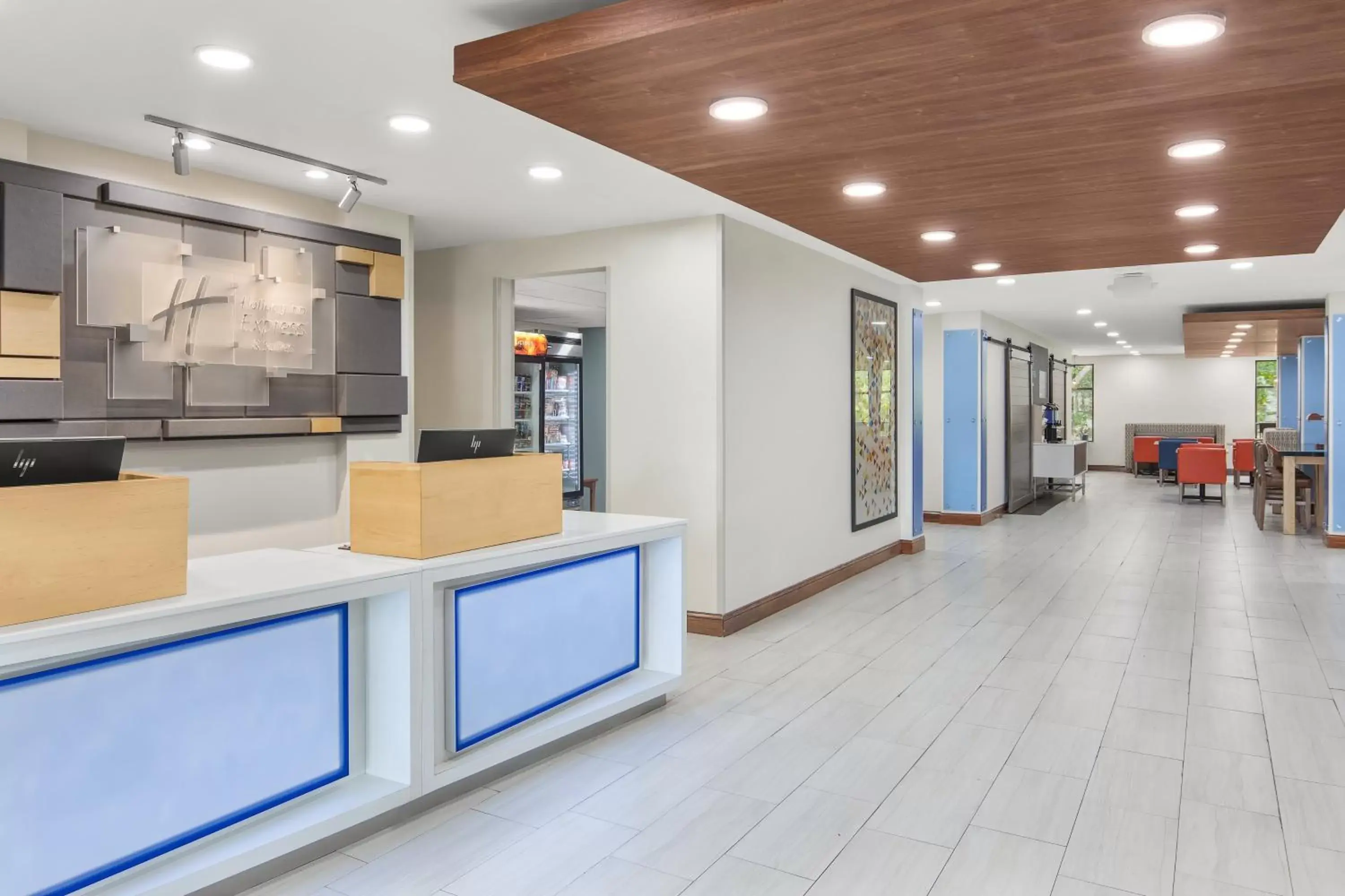 Property building, Lobby/Reception in Holiday Inn Express & Suites - Hardeeville-Hilton Head, an IHG Hotel