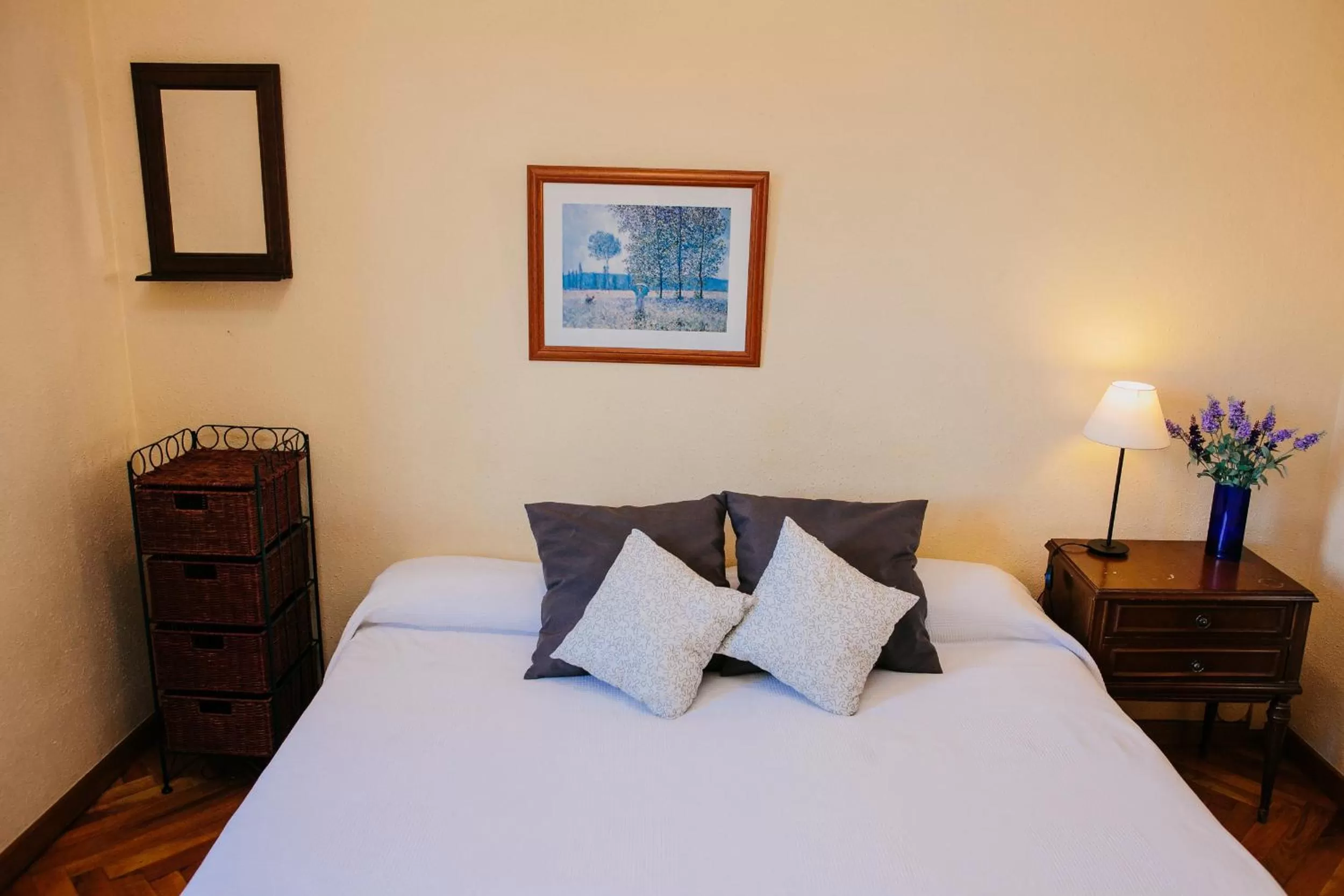 Decorative detail, Bed in Ally's Bed&Breakfast,