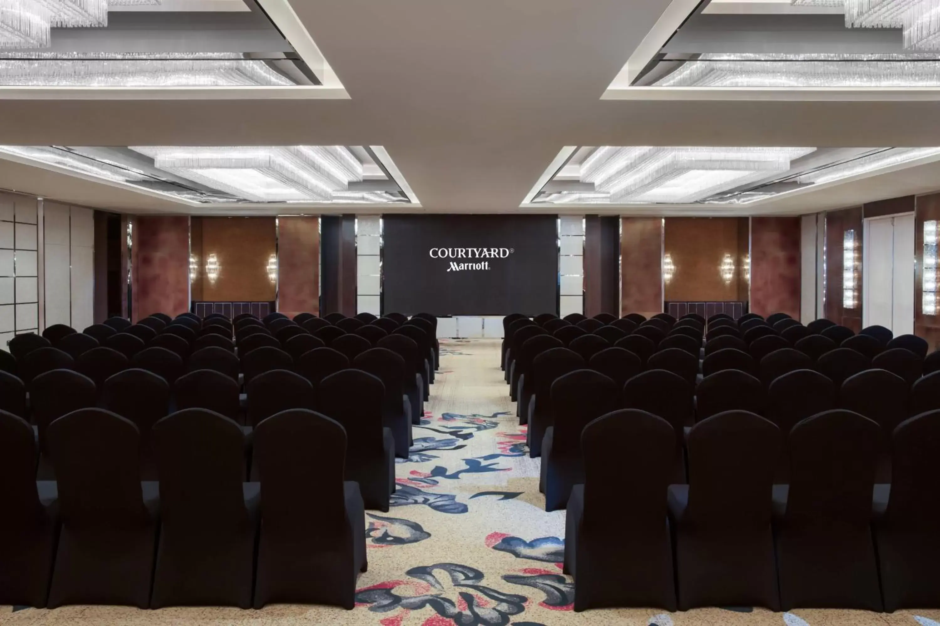 Meeting/conference room in Courtyard by Marriott Shanghai Changfeng Park