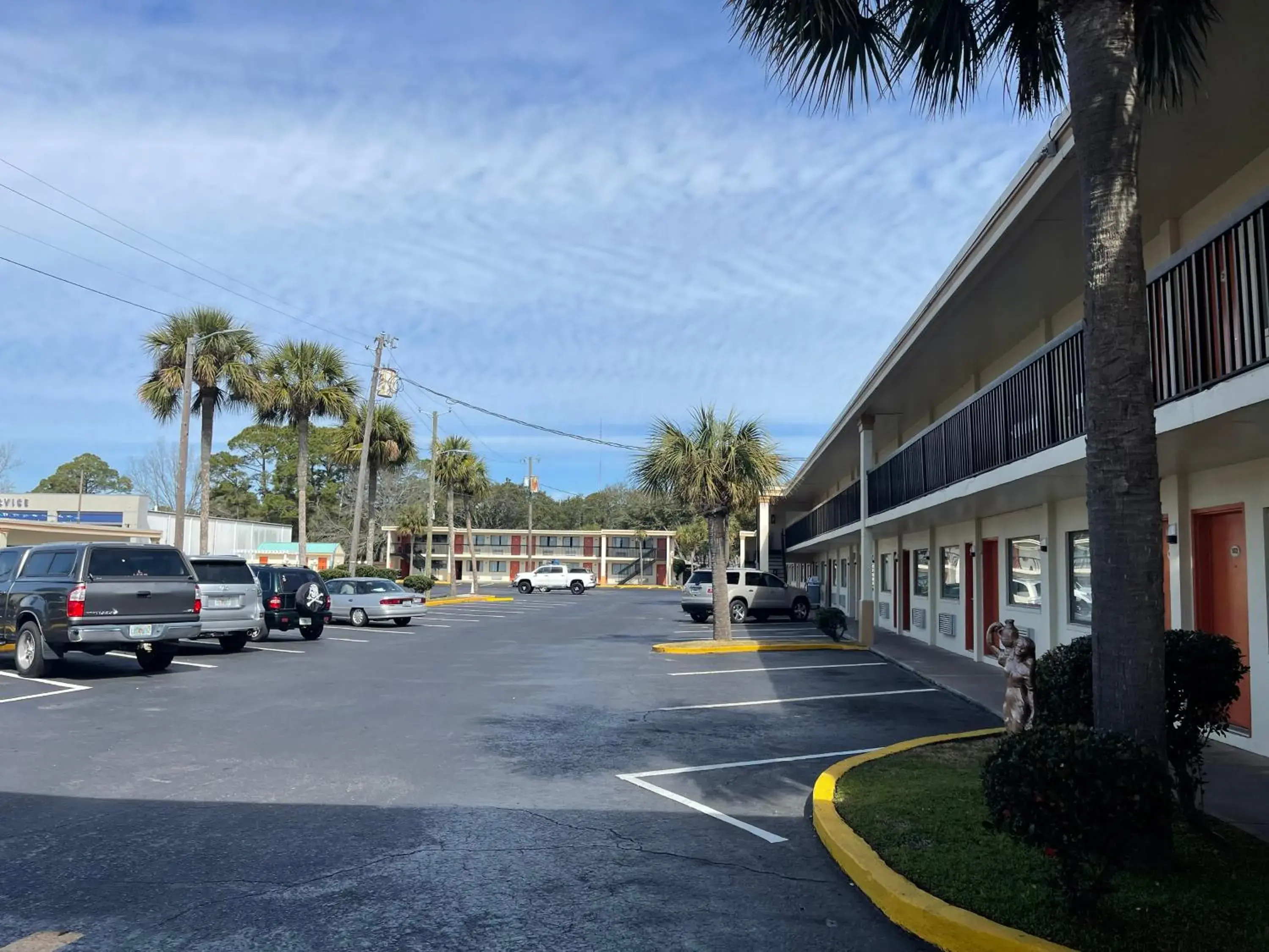 Property Building in Hole Inn the Wall Hotel - Sunset Plaza - Fort Walton Beach