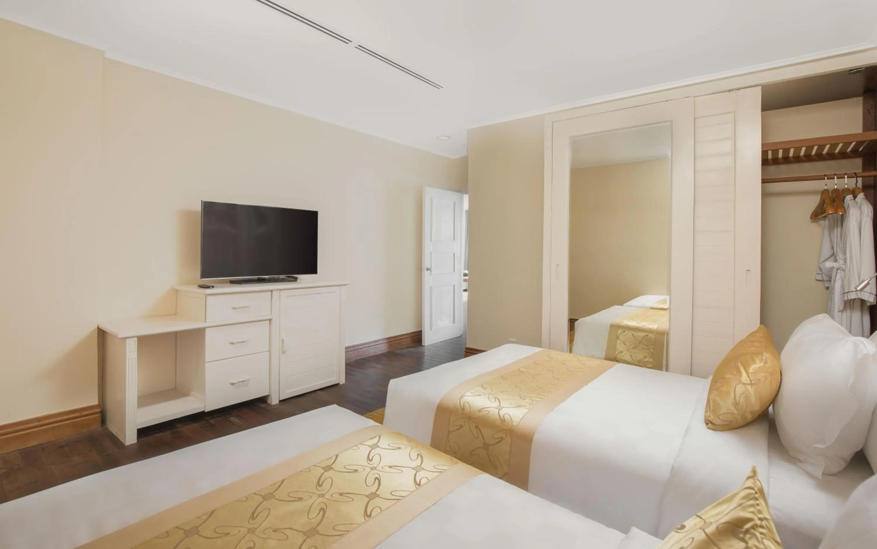 Bedroom, Bed in Sokha Phnom Penh Residence