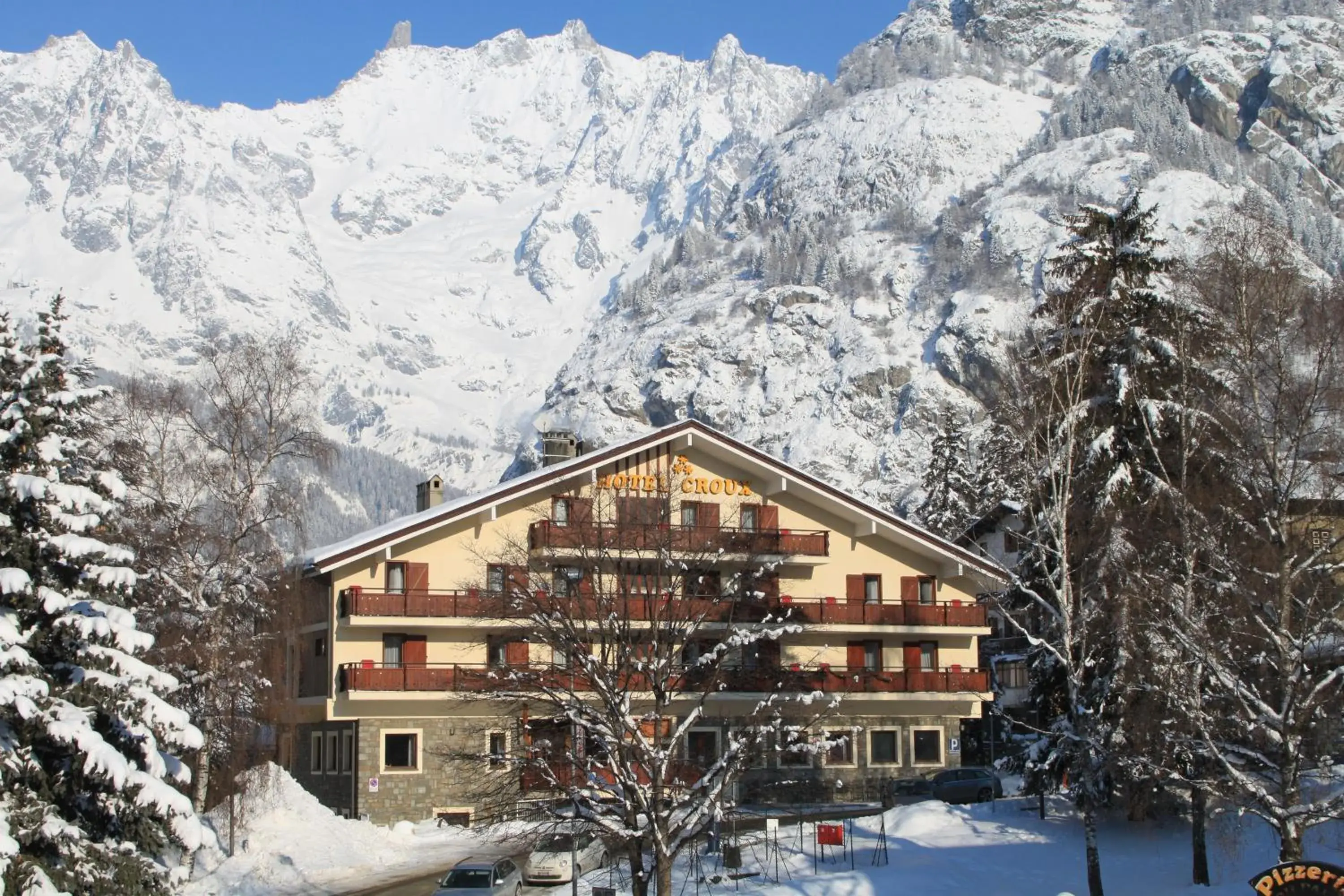 Property building, Winter in Hotel Croux