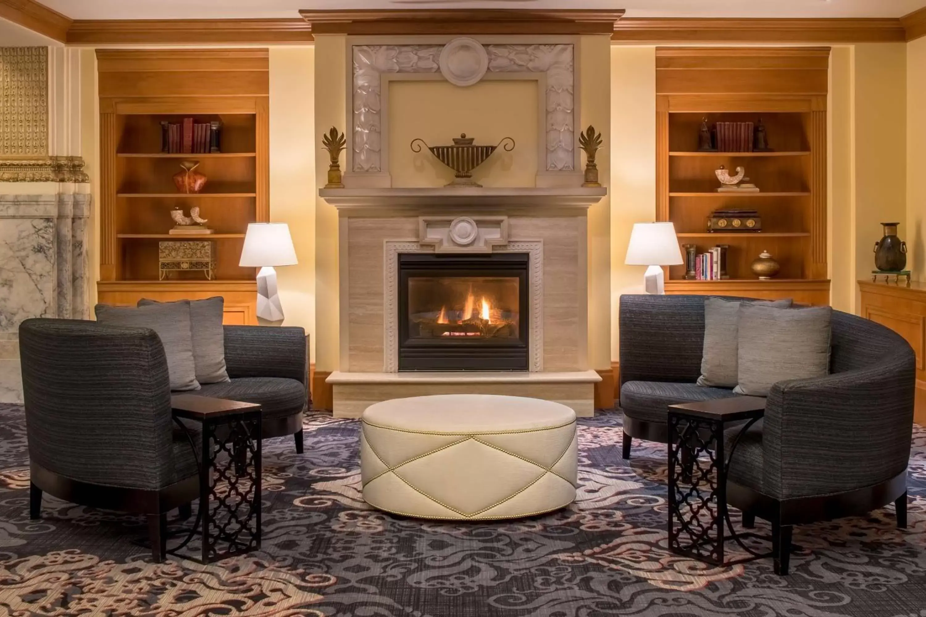 Lobby or reception in Embassy Suites by Hilton Portland Downtown Lobby or reception in Embassy Suites by Hilton Portland Downtown