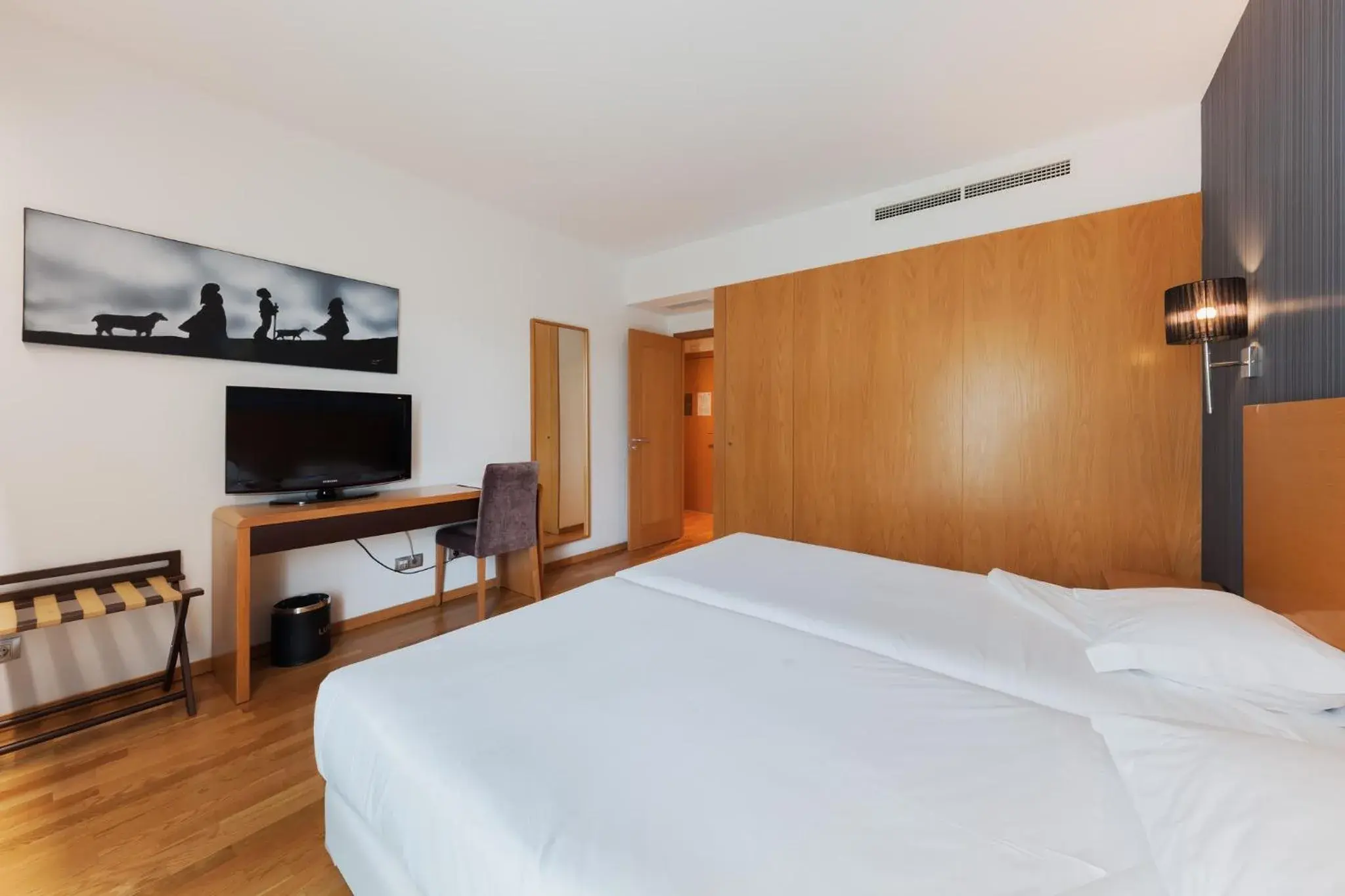 Bed in Lux Fatima Park - Hotel, Suites & Residence