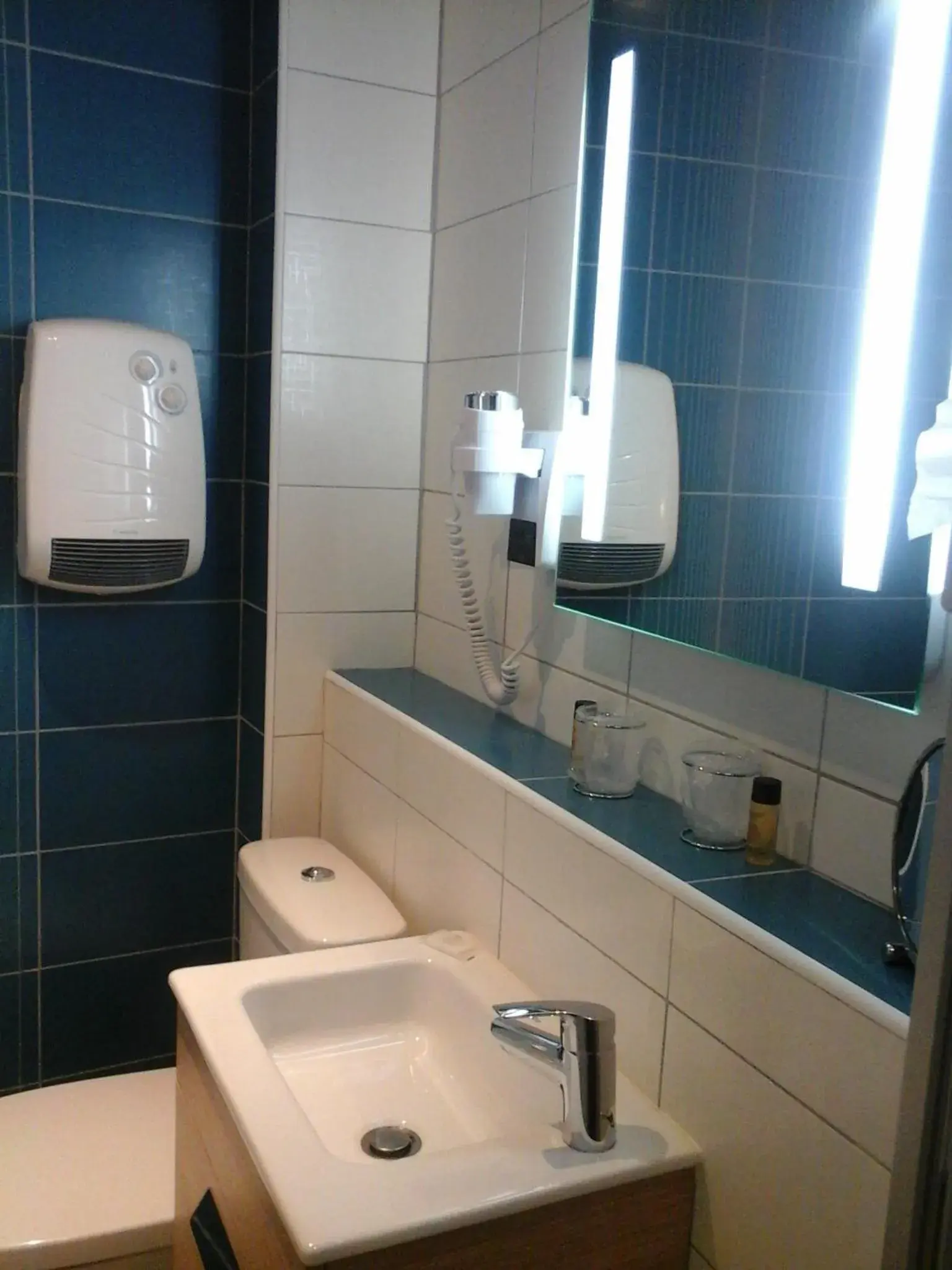 Bathroom in Hôtel Carmin